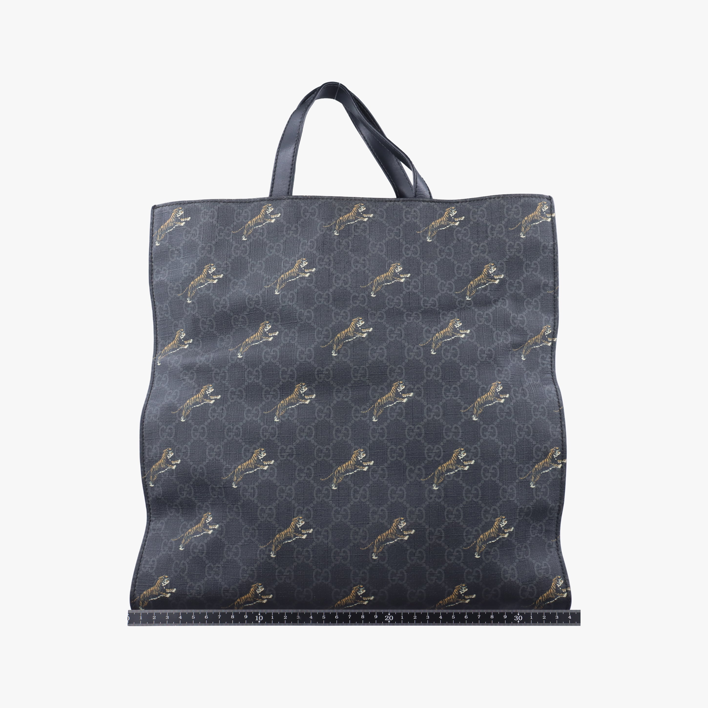 Pre-owned Gucci GG Supreme Tiger Black×multicolor PVC coated canvas 495559 shoulderbag | stylenewstar