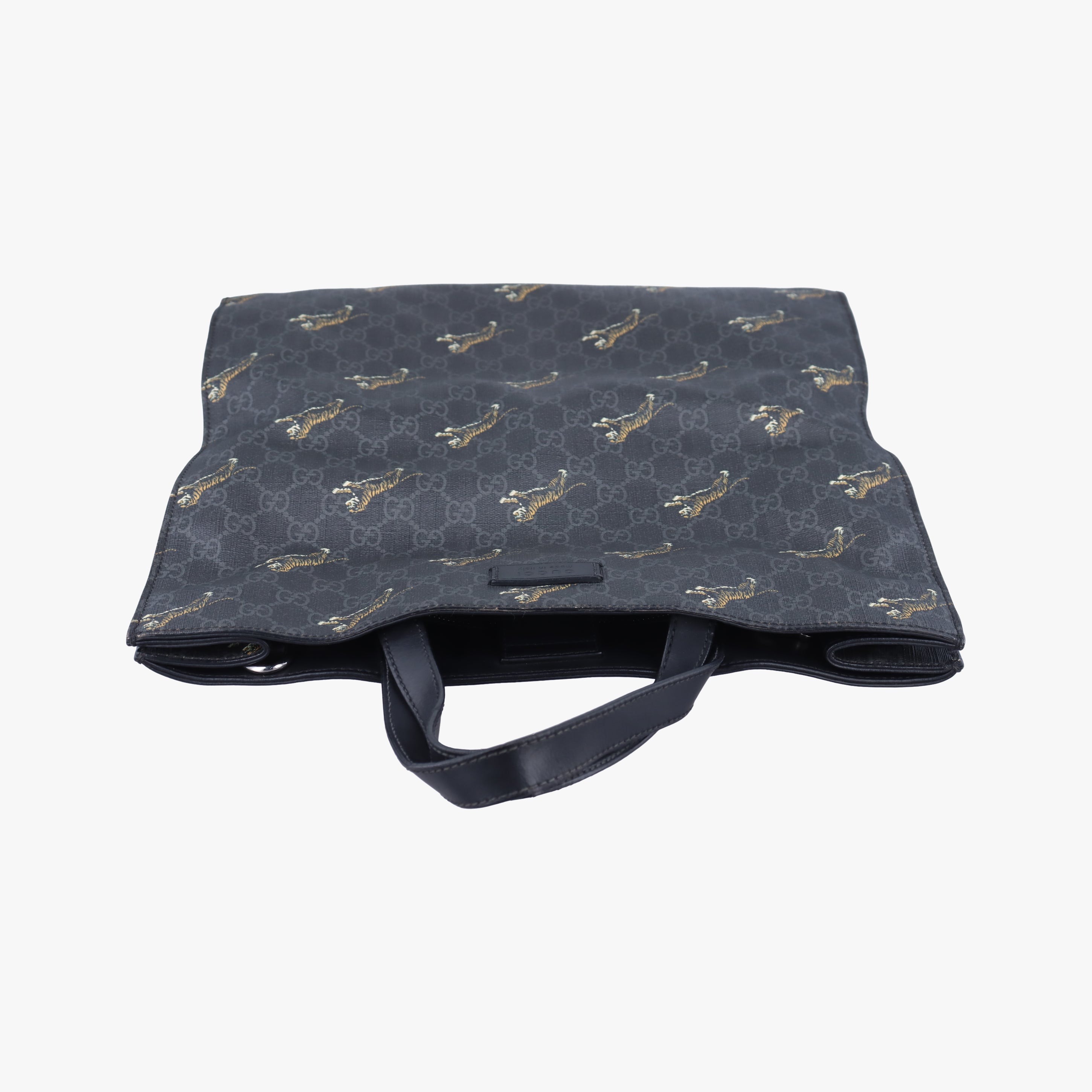 Pre-owned Gucci GG Supreme Tiger Black×multicolor PVC coated canvas 495559 shoulderbag | stylenewstar