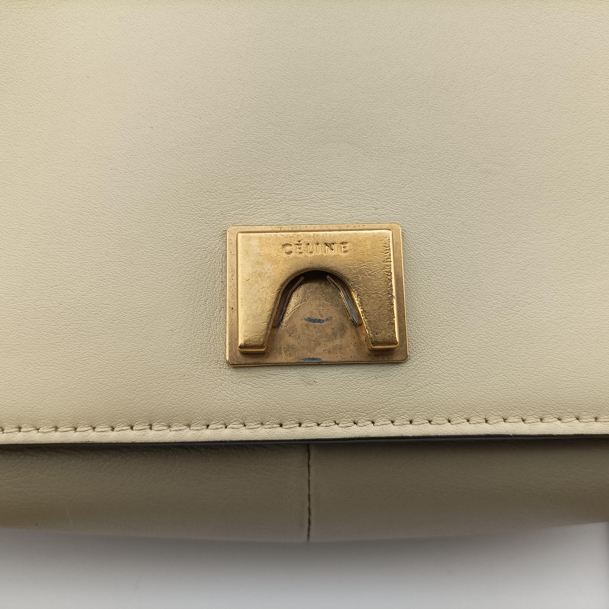 Pre-owned Celine Frame Beige x Green Leather  shoulderbag | stylenewstar