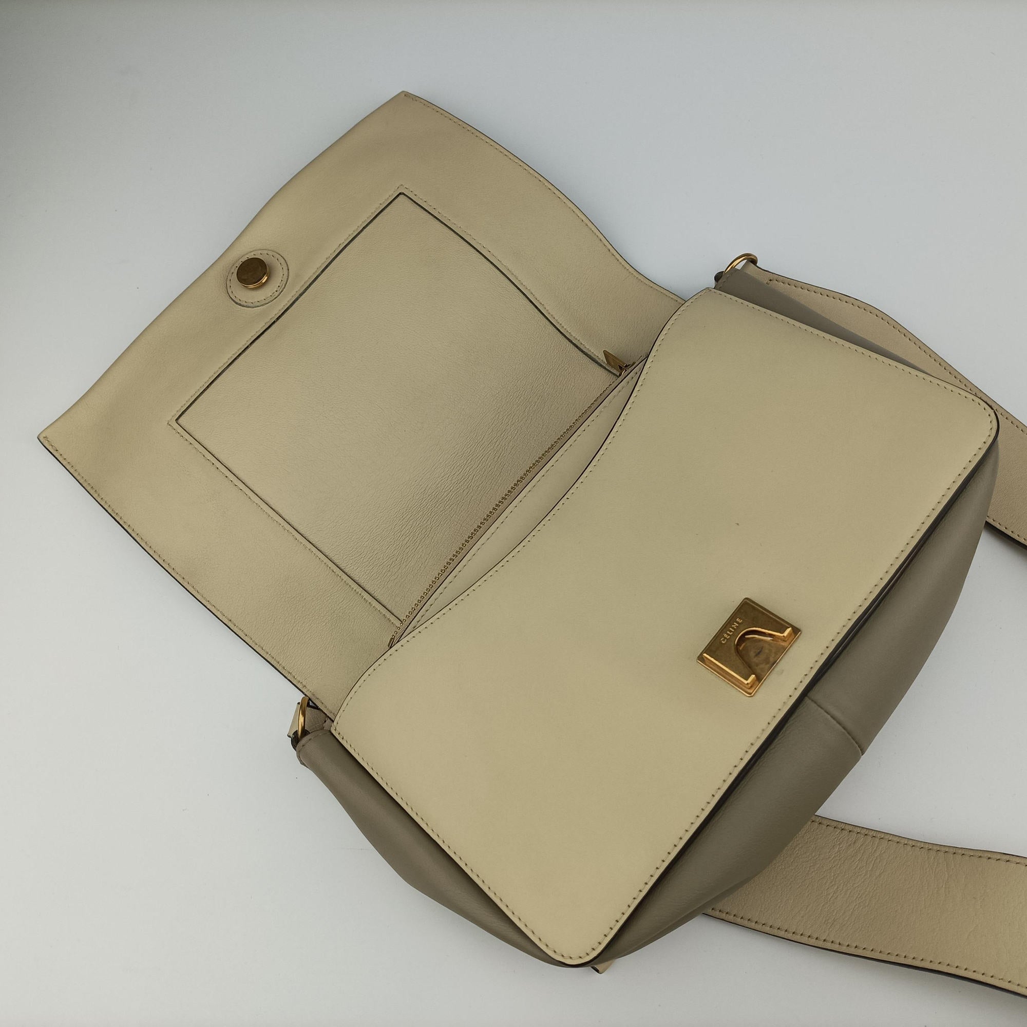 Pre-owned Celine Frame Beige x Green Leather  shoulderbag | stylenewstar