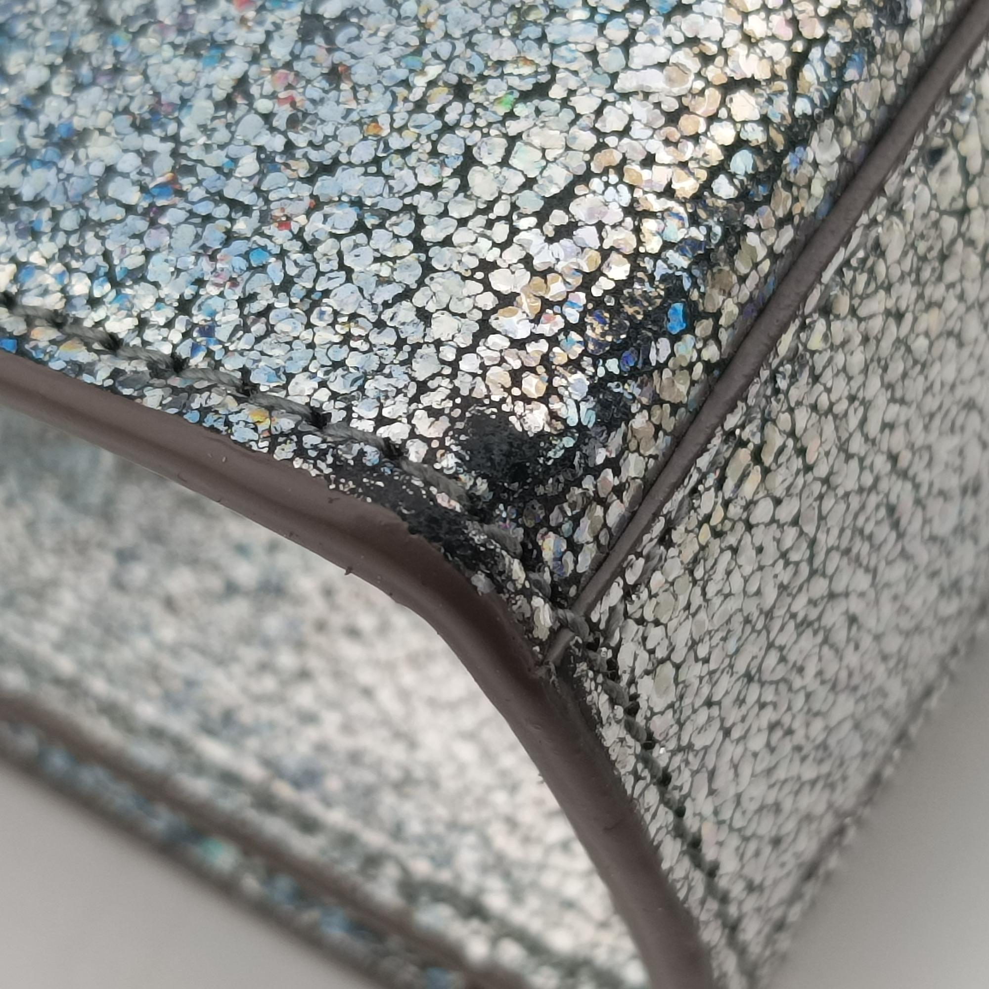 Secondhand Yves Saint Laurent KATE Silver Leather 364021 shoulderbag | stylenewstar