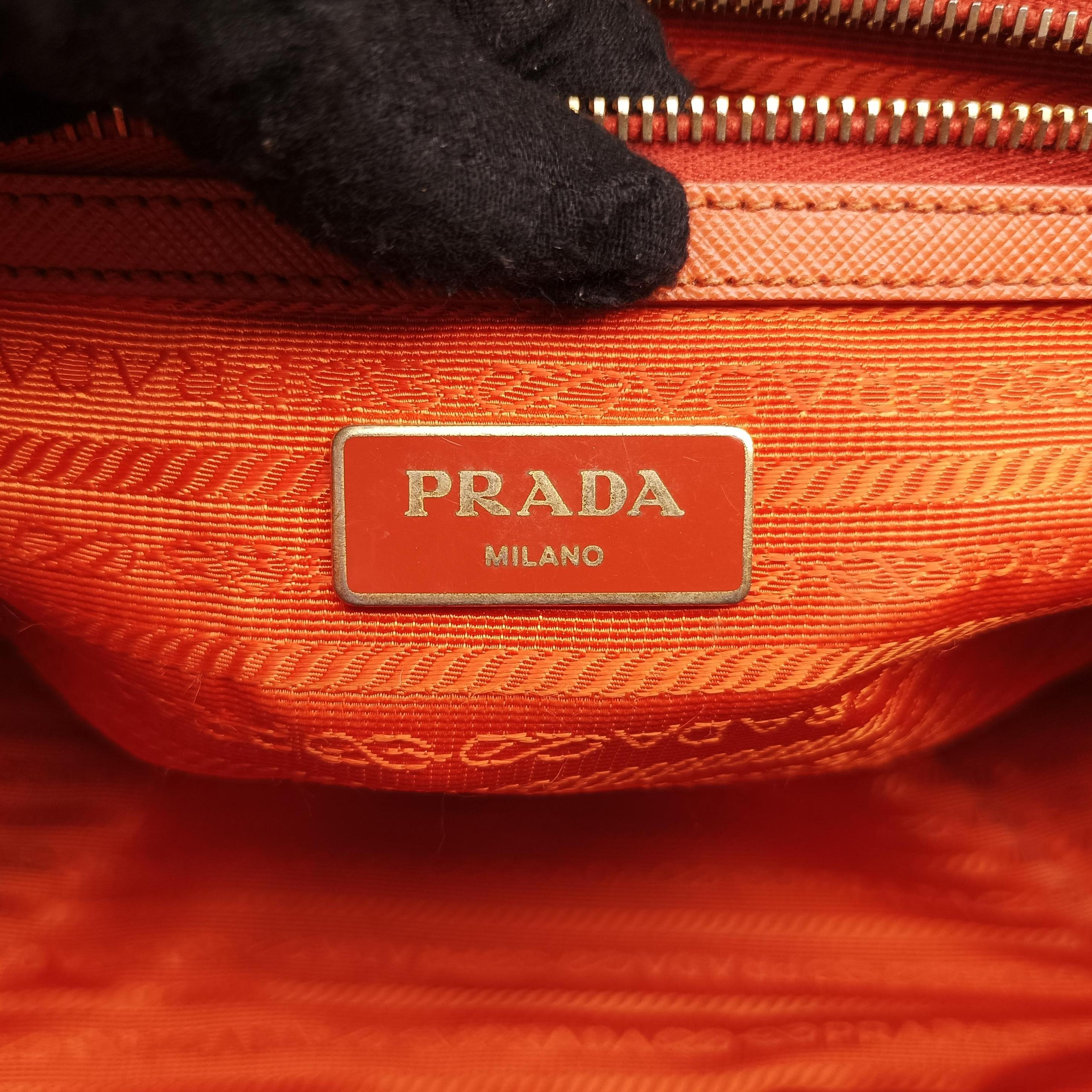 Secondhand Prada Galleria Orange SAFFIANO Leather BN2274 shoulderbag | stylenewstar