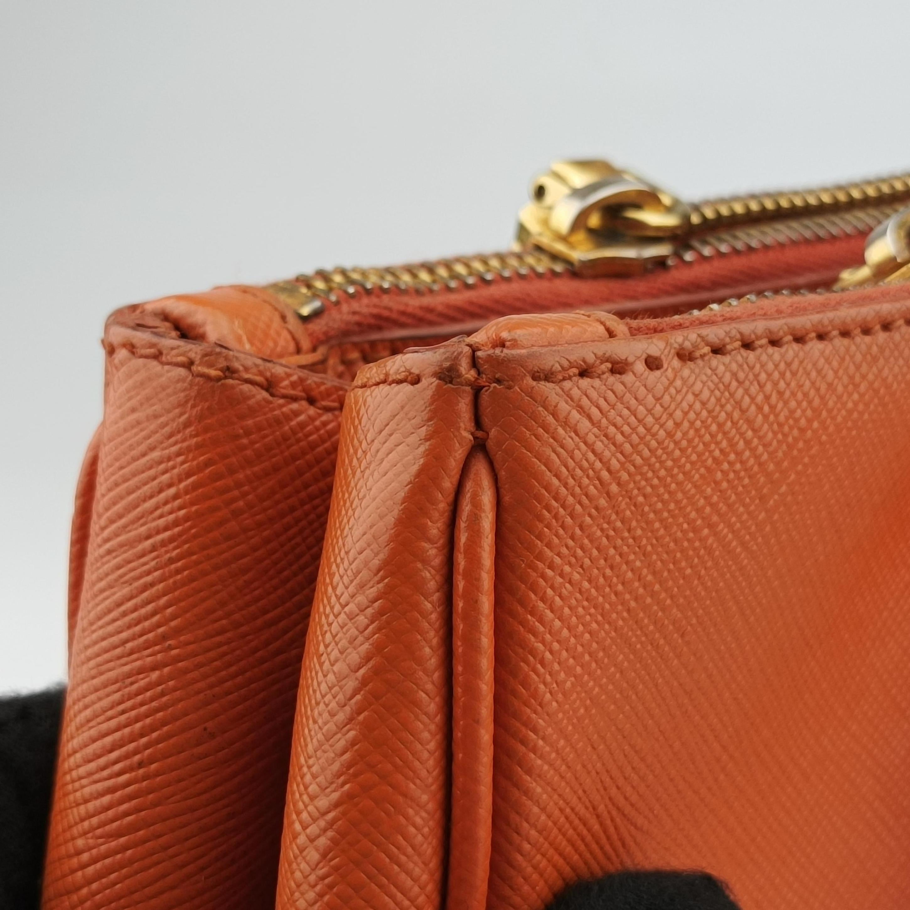 Secondhand Prada Galleria Orange SAFFIANO Leather BN2274 shoulderbag | stylenewstar