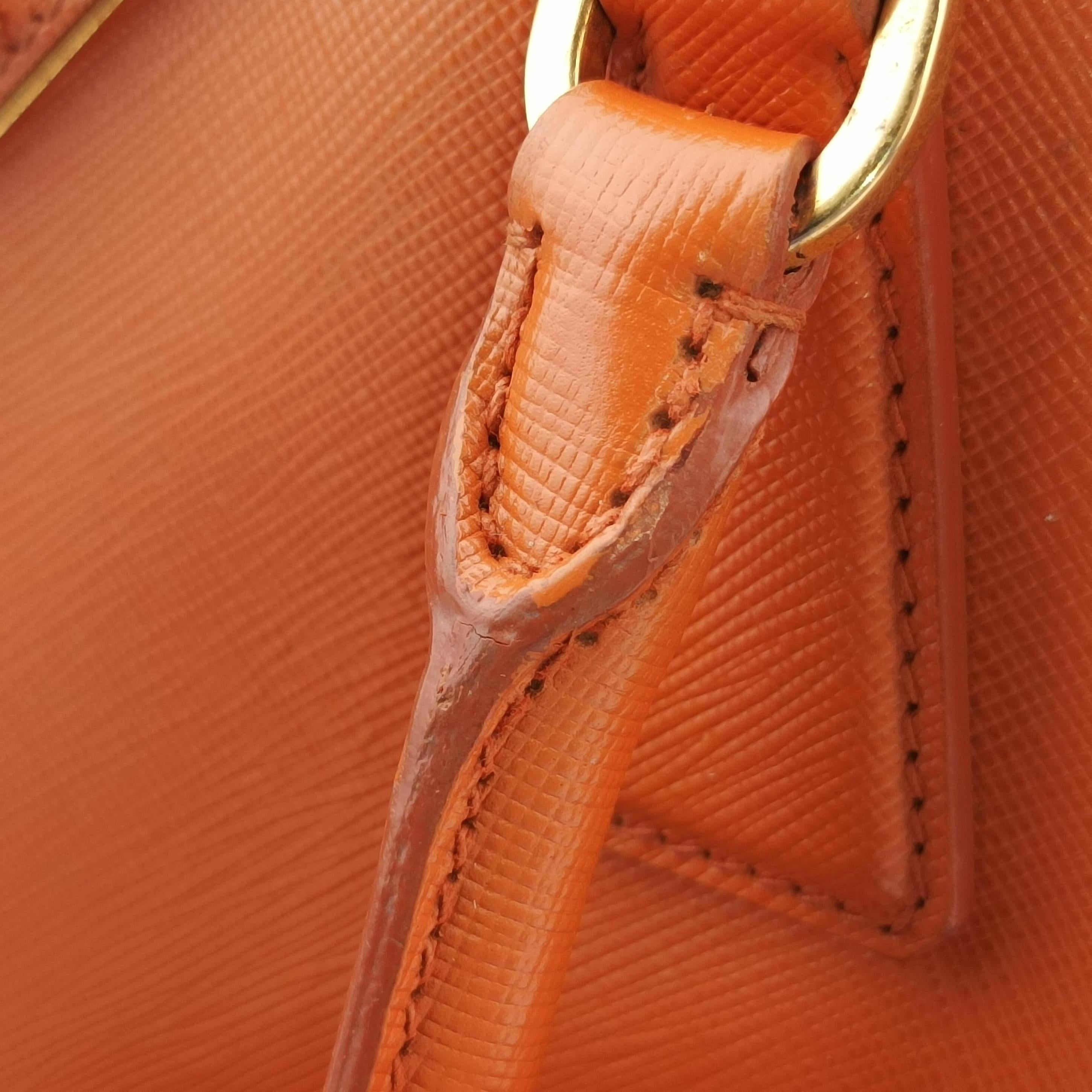 Secondhand Prada Galleria Orange SAFFIANO Leather BN2274 shoulderbag | stylenewstar
