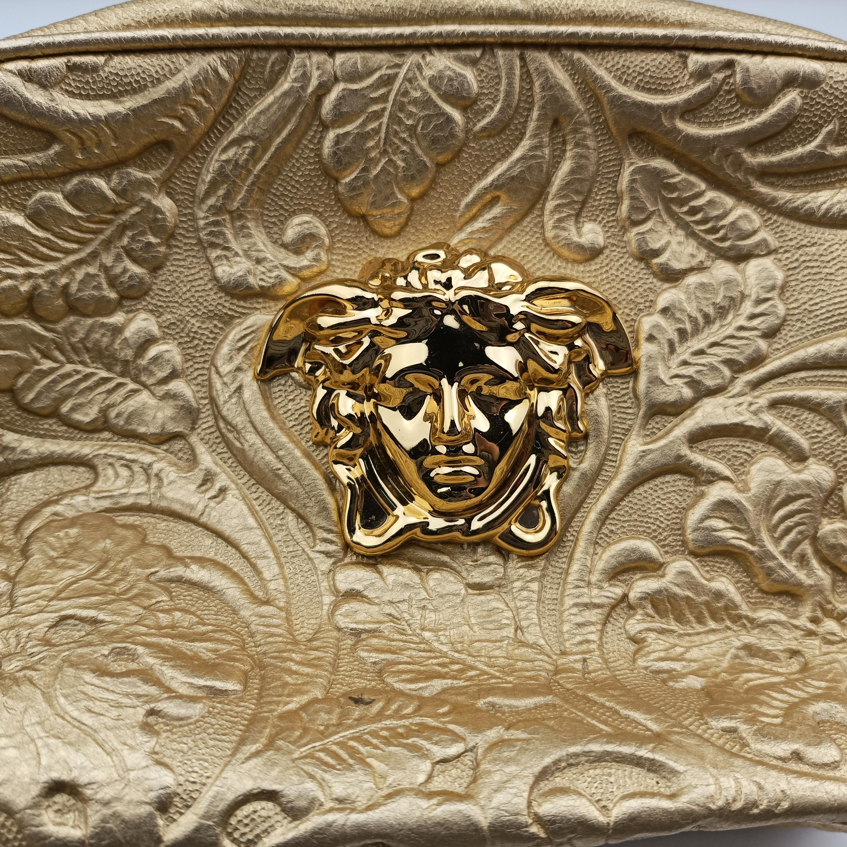 Pre-owned VERSACE Medusa Golden Leather  shoulderbag | stylenewstar