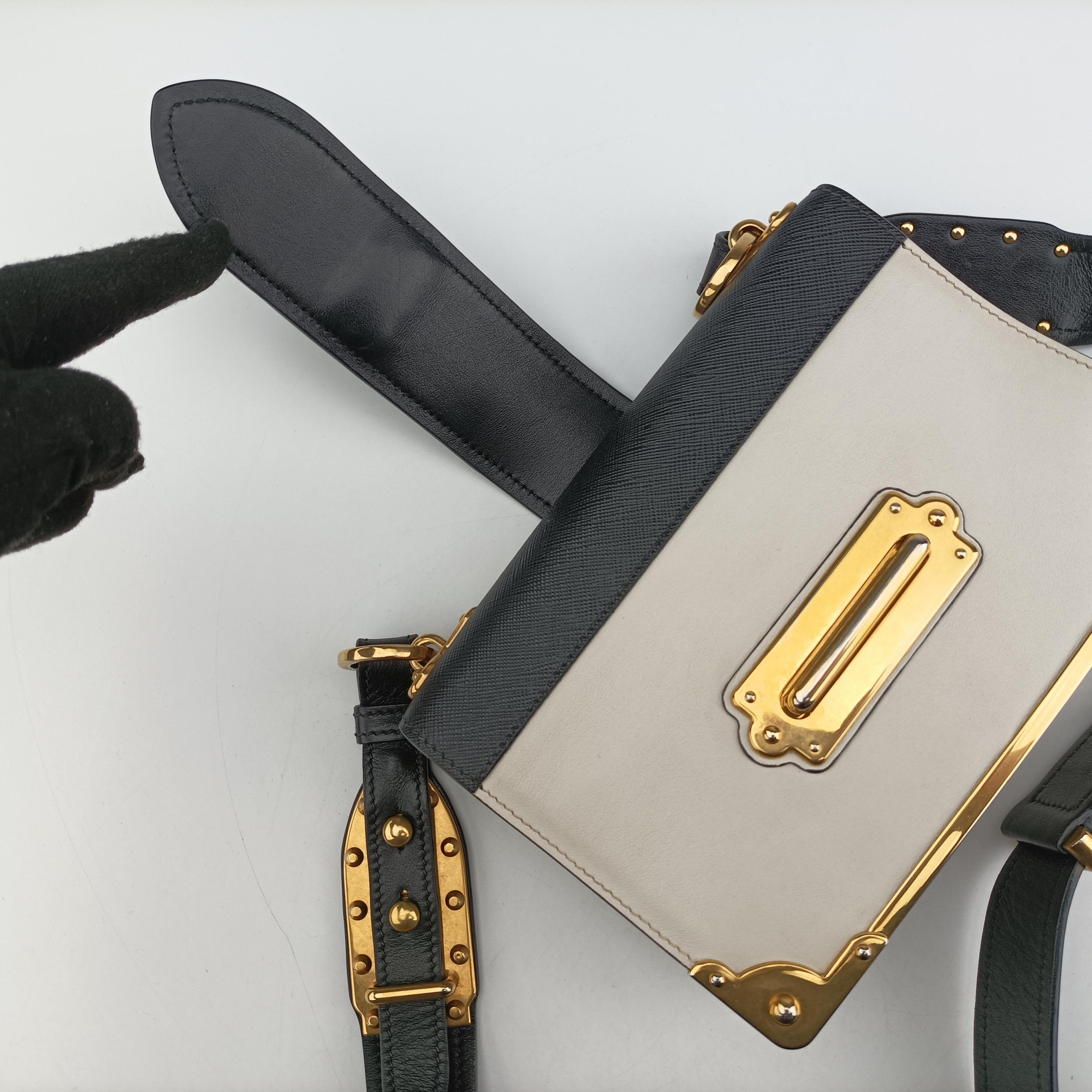Pre-owned Prada Cahier Black×white Leather×SAFFIANO Leather 1BD045 shoulderbag | stylenewstar