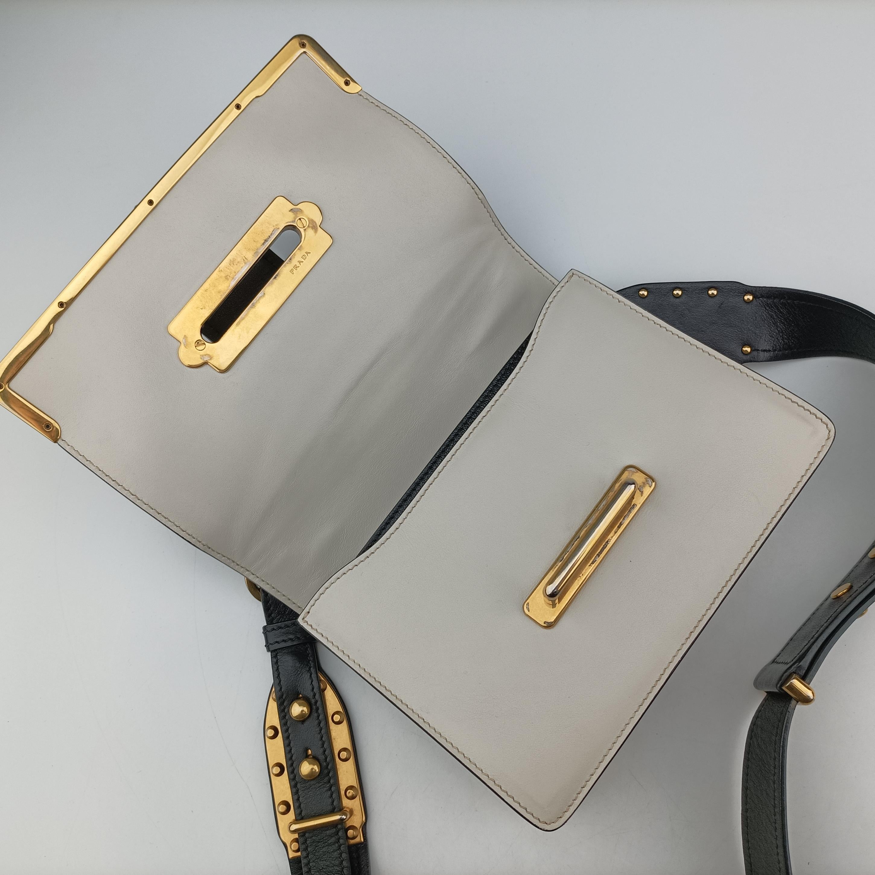 Pre-owned Prada Cahier Black×white Leather×SAFFIANO Leather 1BD045 shoulderbag | stylenewstar