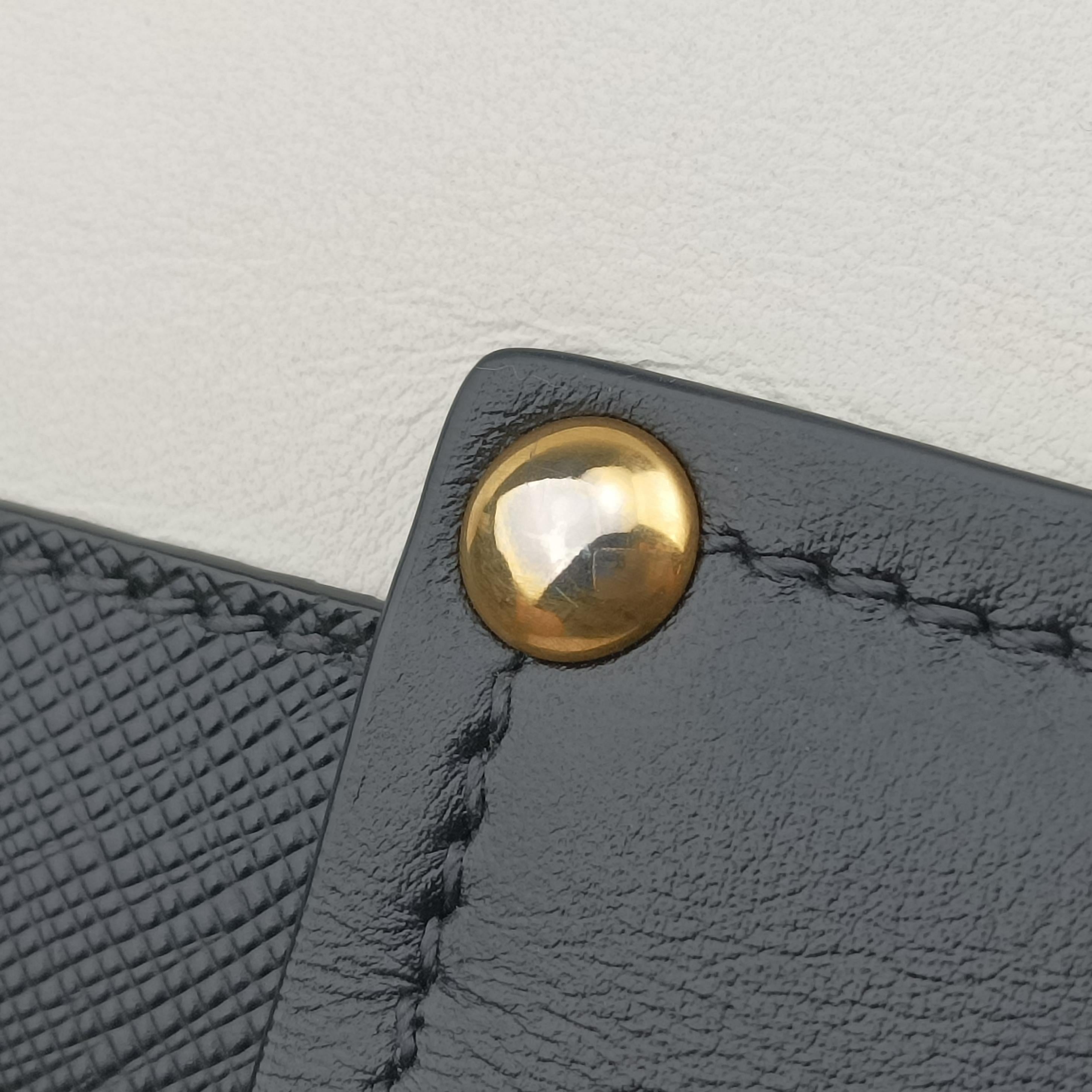 Pre-owned Prada Cahier Black×white Leather×SAFFIANO Leather 1BD045 shoulderbag | stylenewstar