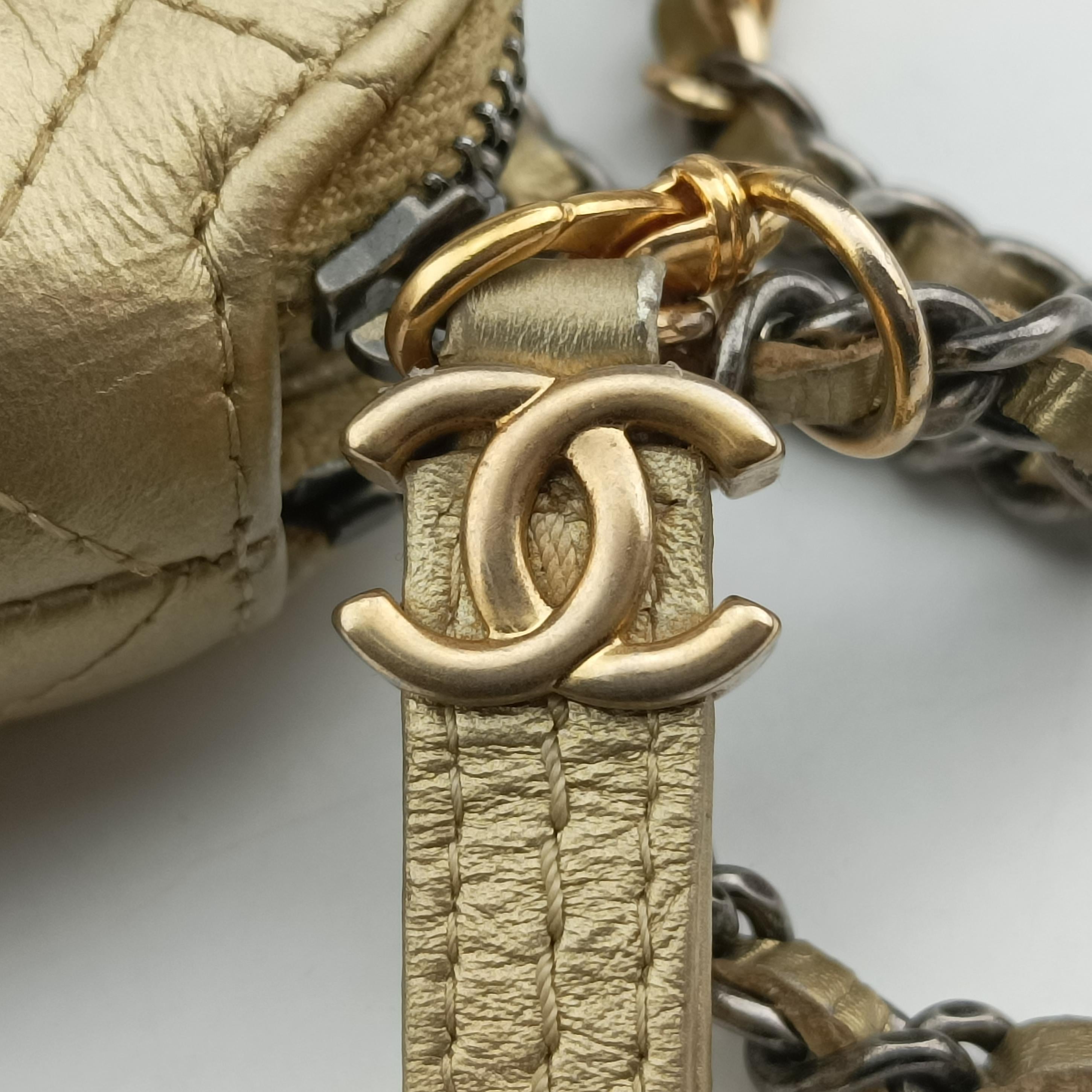 Pre-owned Chanel GABRIELLE Golden leather A94505 shoulderbag | stylenewstar