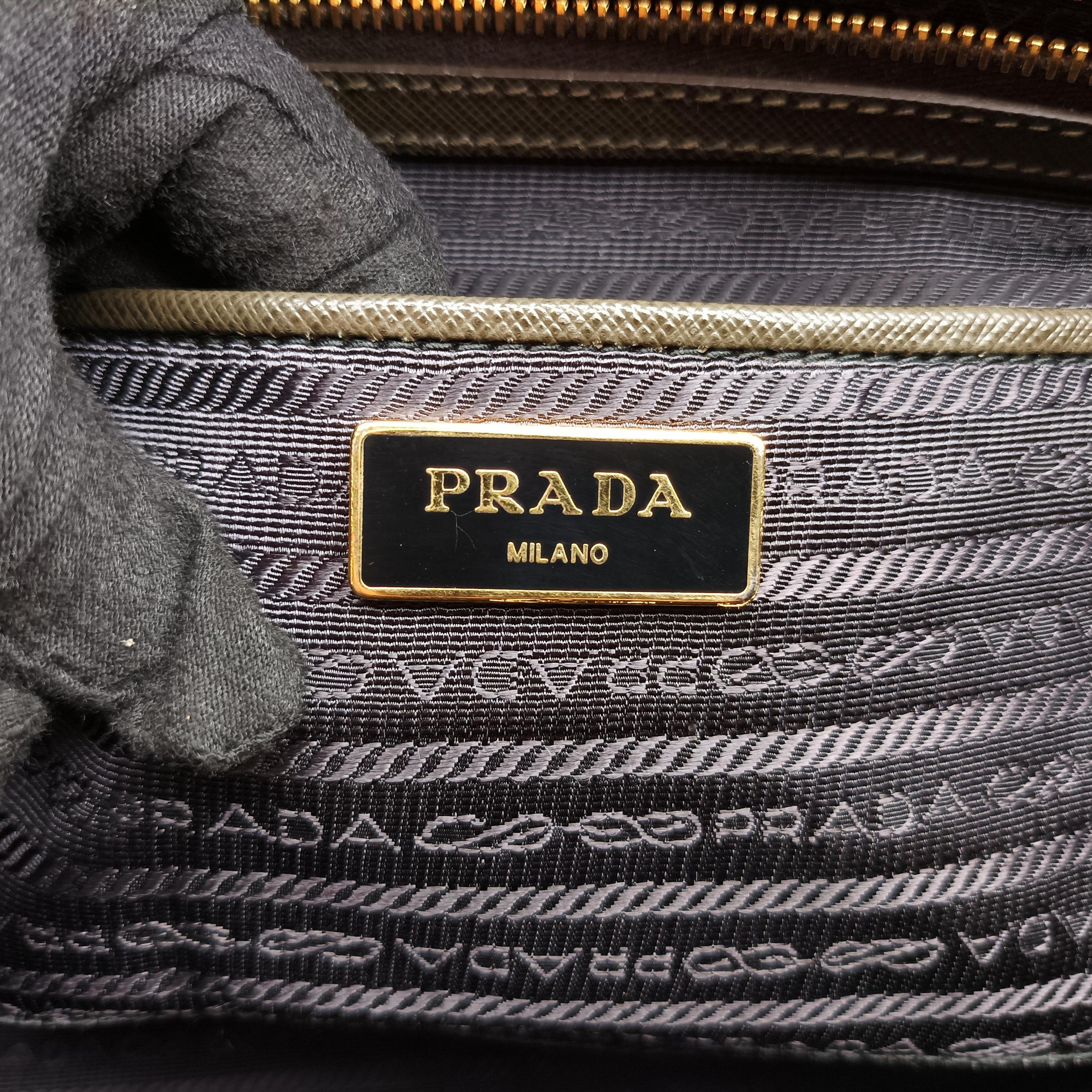 Pre-owned Prada Galleria Green SAFFIANO Leather 1BA274 shoulderbag | stylenewstar