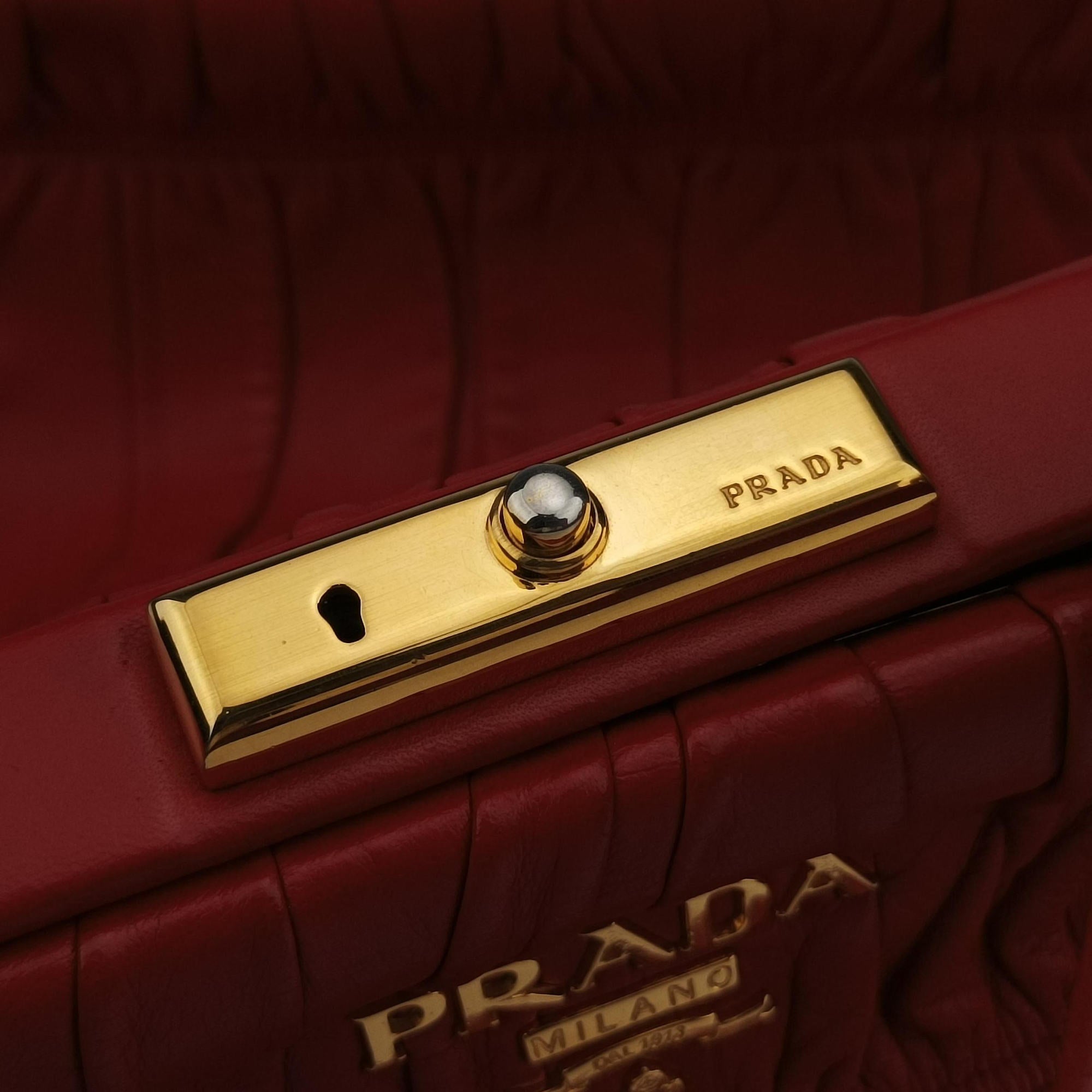 Pre-owned Prada Gaufre Dressy Frame Red Nappa Leather  handbag | stylenewstar