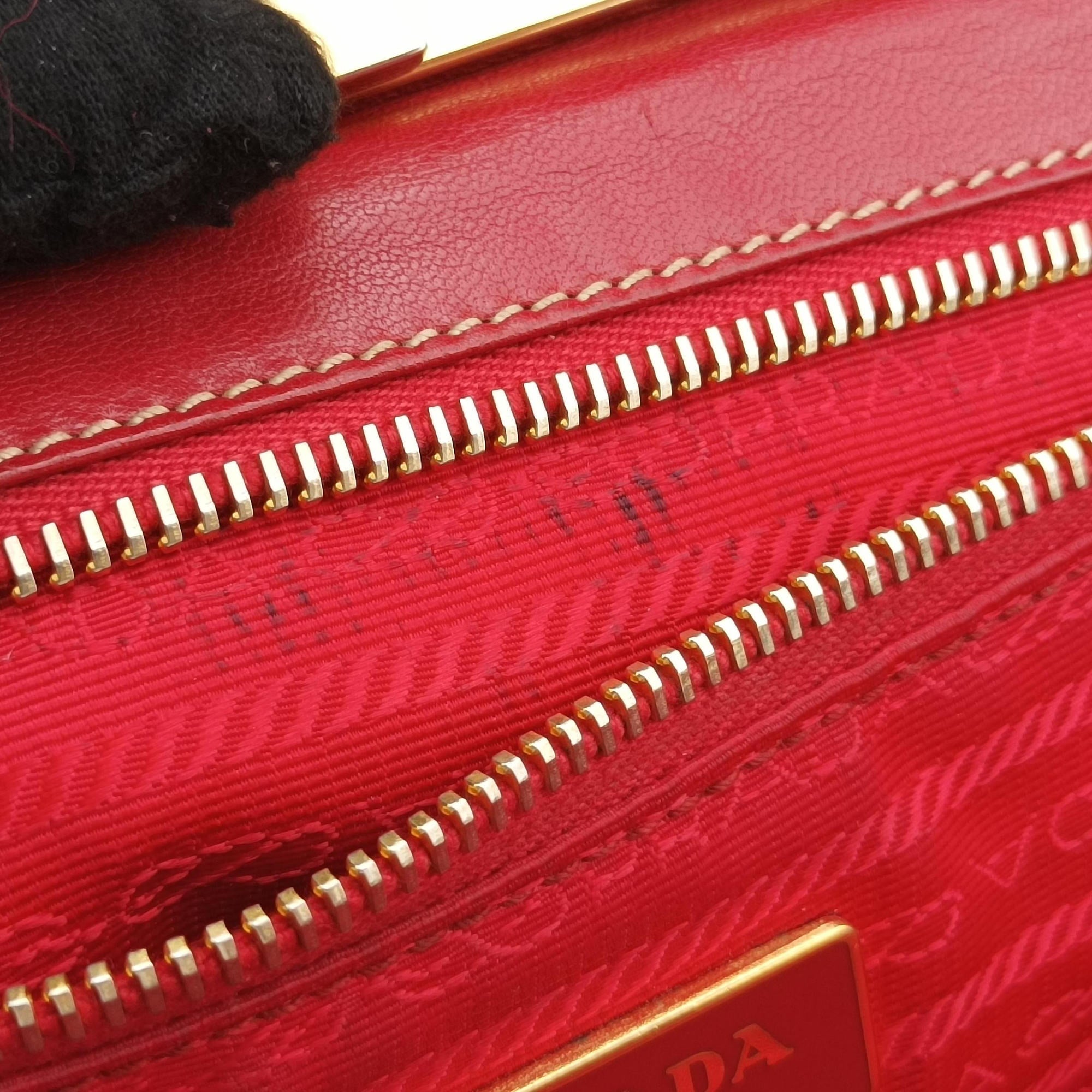 Pre-owned Prada Gaufre Dressy Frame Red Nappa Leather  handbag | stylenewstar