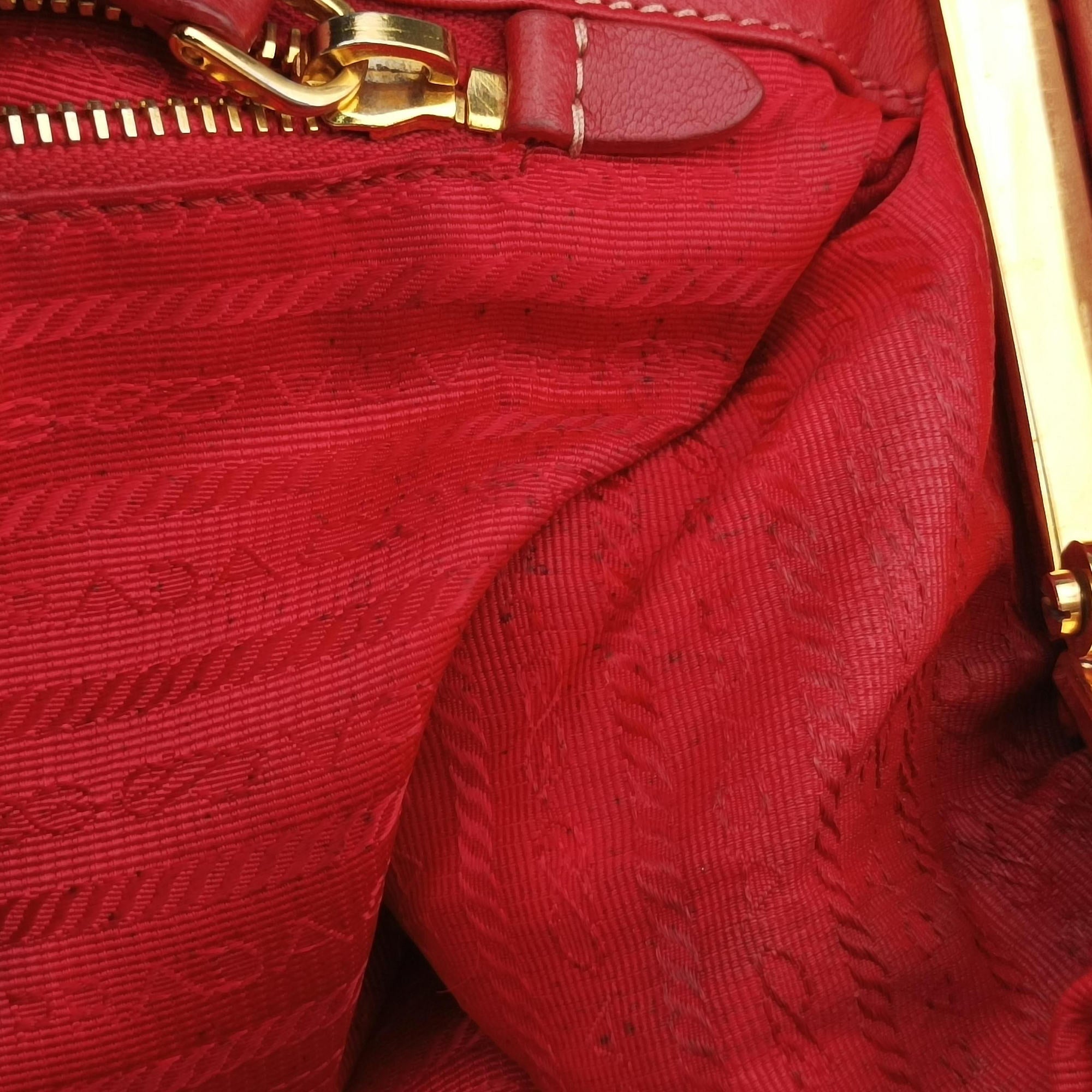 Pre-owned Prada Gaufre Dressy Frame Red Nappa Leather  handbag | stylenewstar