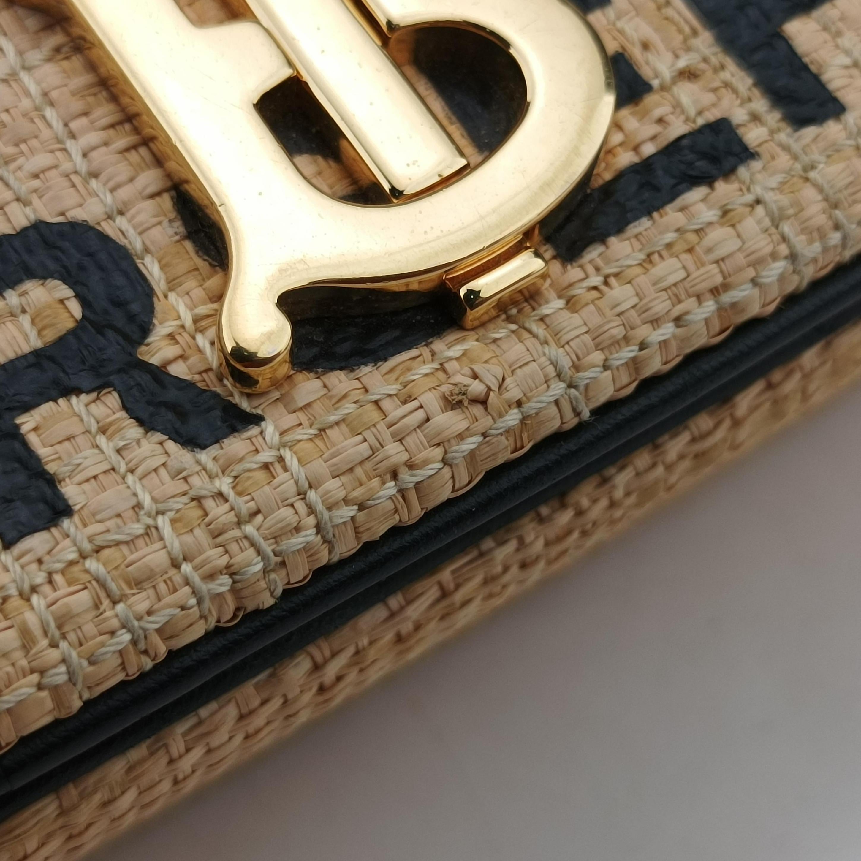 Pre-owned Burberry Lola Beige×Black straw  shoulderbag | stylenewstar
