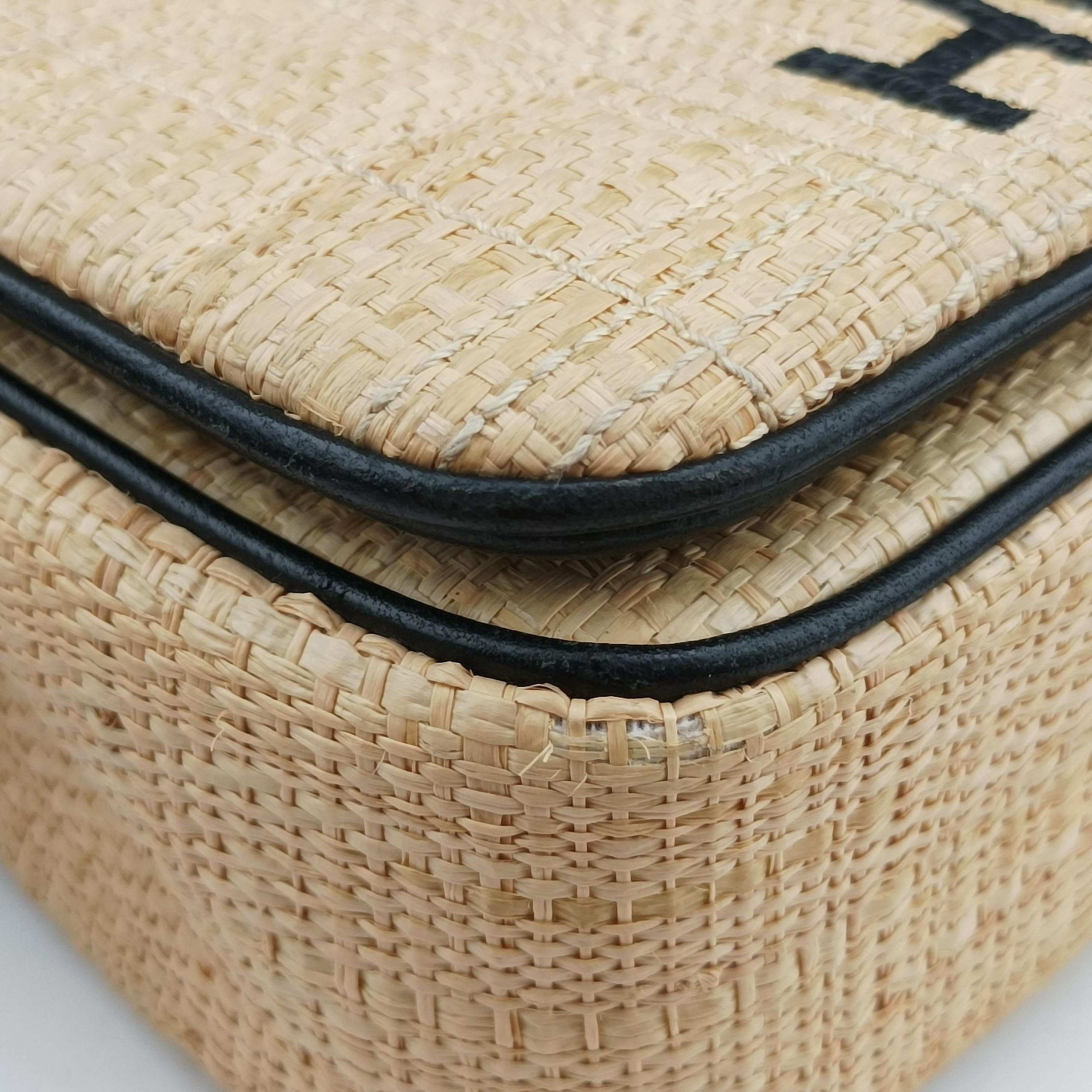 Pre-owned Burberry Lola Beige×Black straw  shoulderbag | stylenewstar