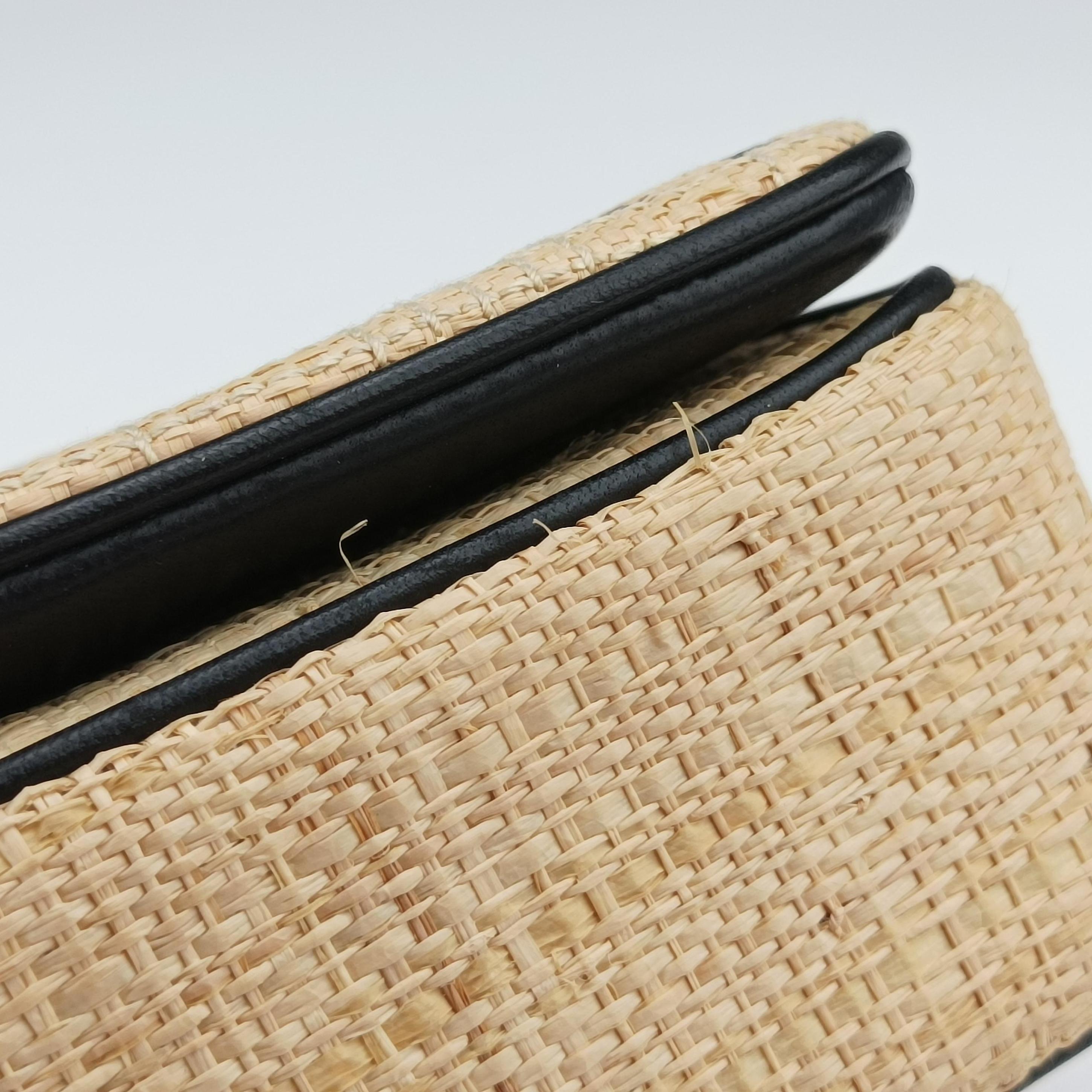 Pre-owned Burberry Lola Beige×Black straw  shoulderbag | stylenewstar