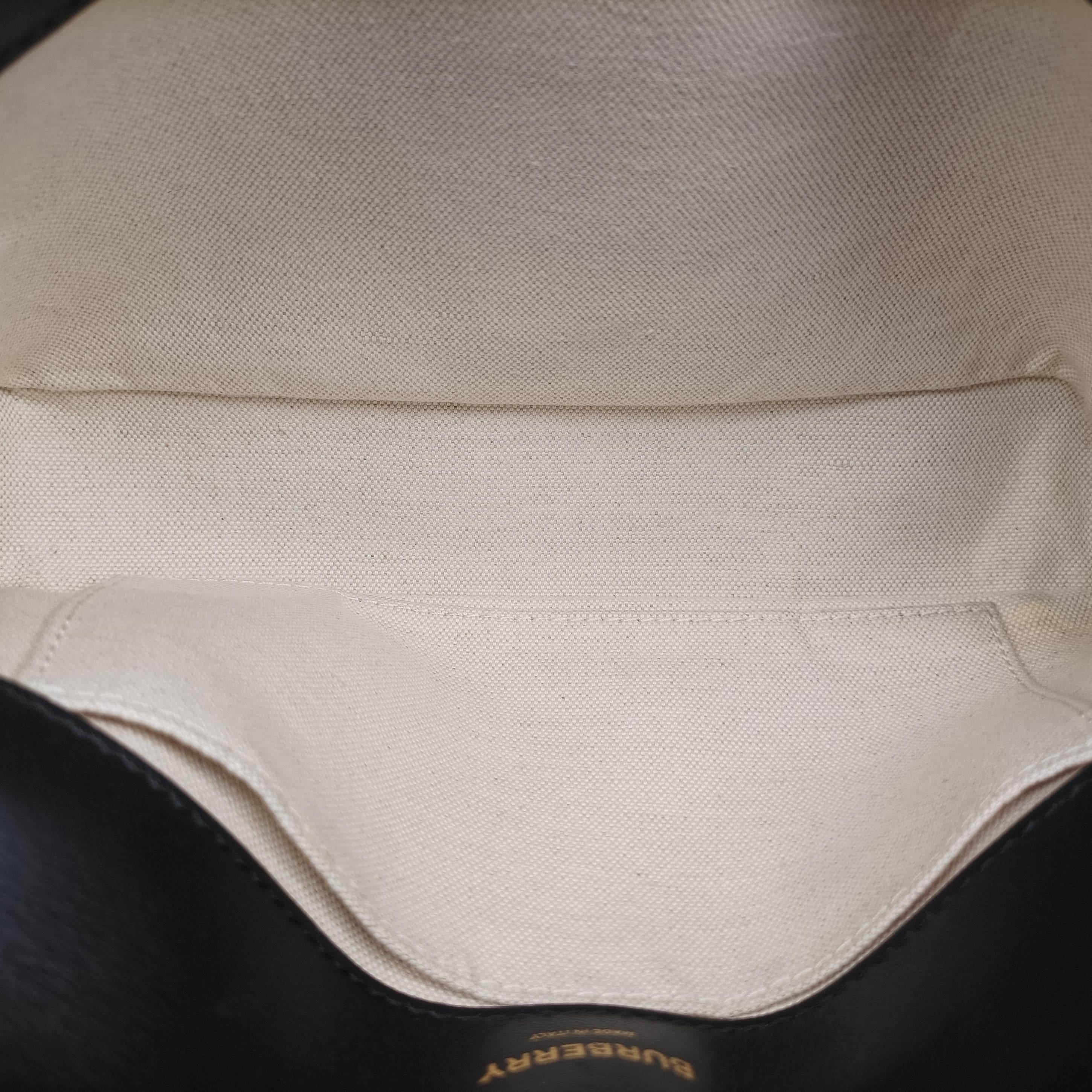 Pre-owned Burberry Lola Beige×Black straw  shoulderbag | stylenewstar