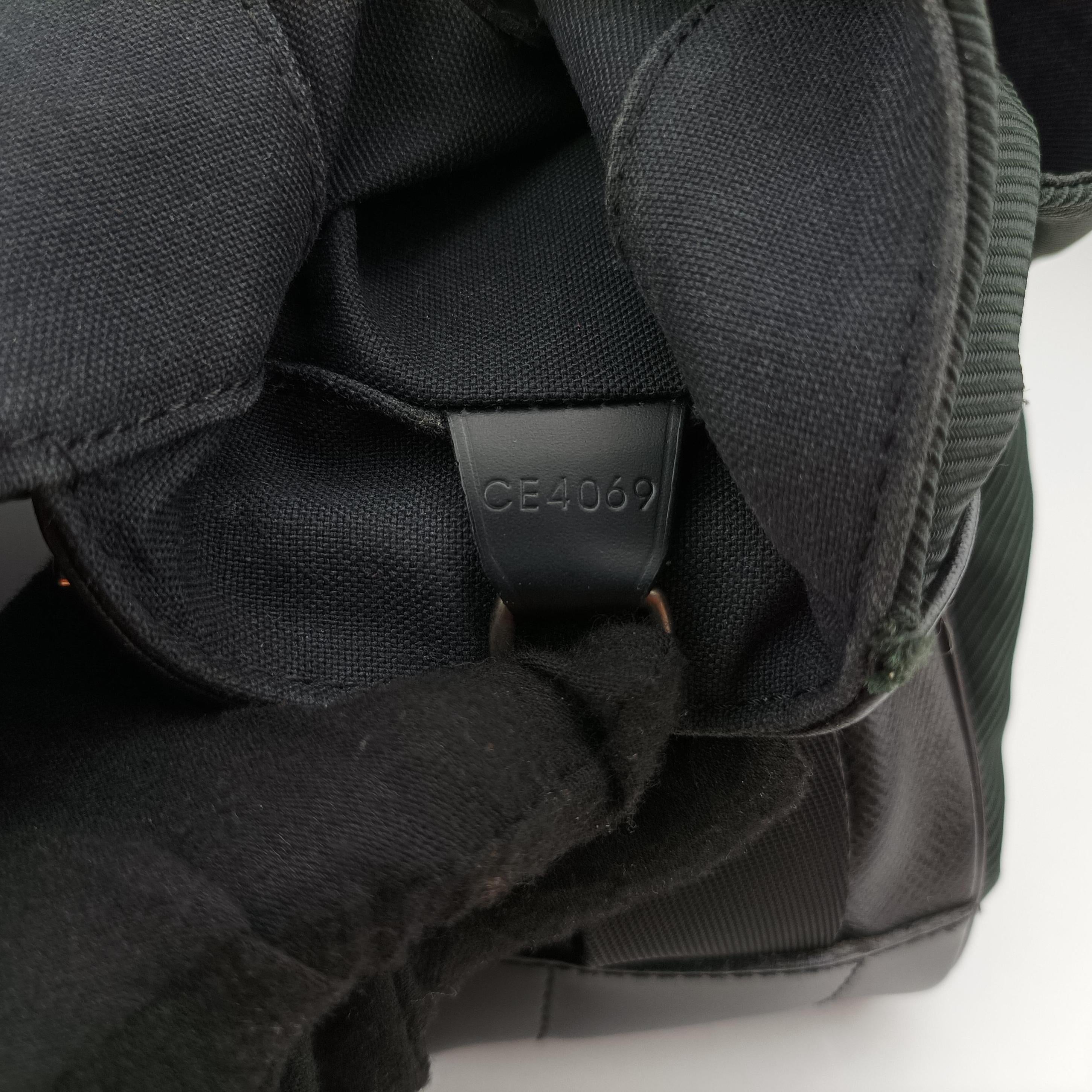 Vintage Louis Vuitton Viktor Ardoise Taiga M30142 shoulderbag | stylenewstar