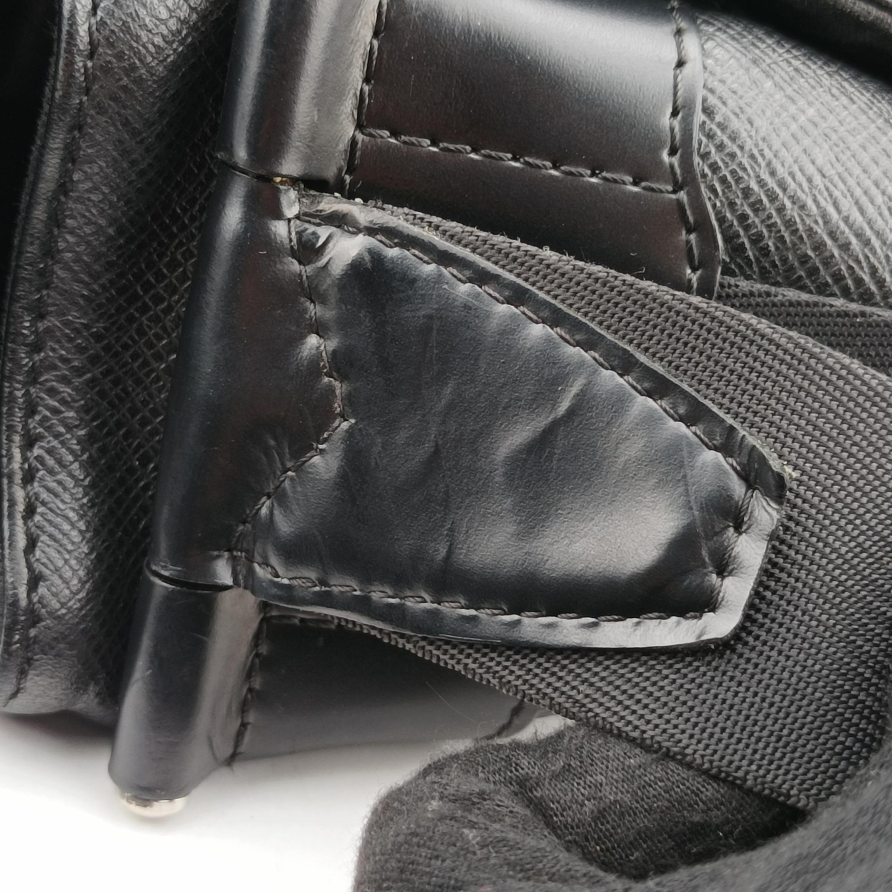 Vintage Louis Vuitton Viktor Ardoise Taiga M30142 shoulderbag | stylenewstar