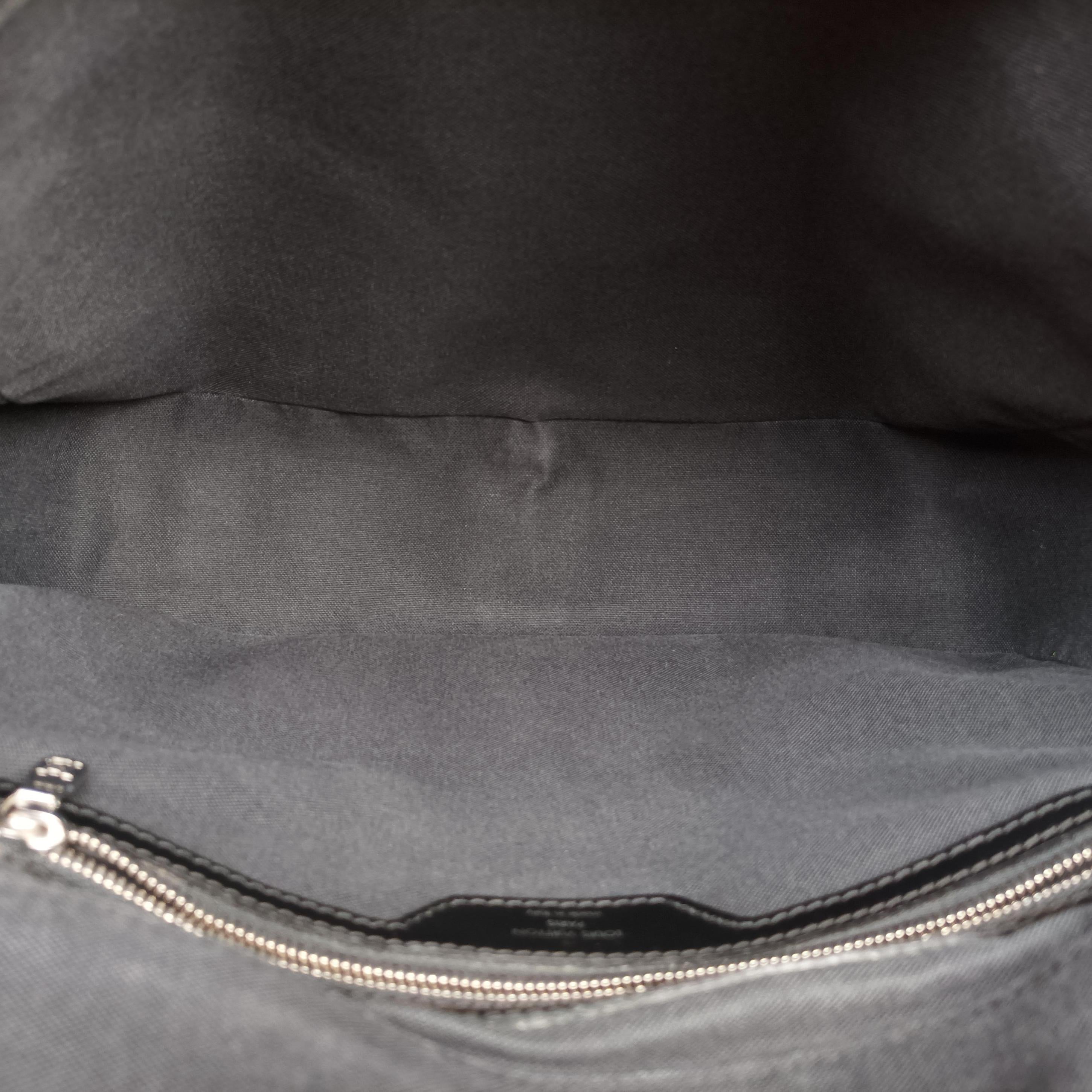 Vintage Louis Vuitton Viktor Ardoise Taiga M30142 shoulderbag | stylenewstar