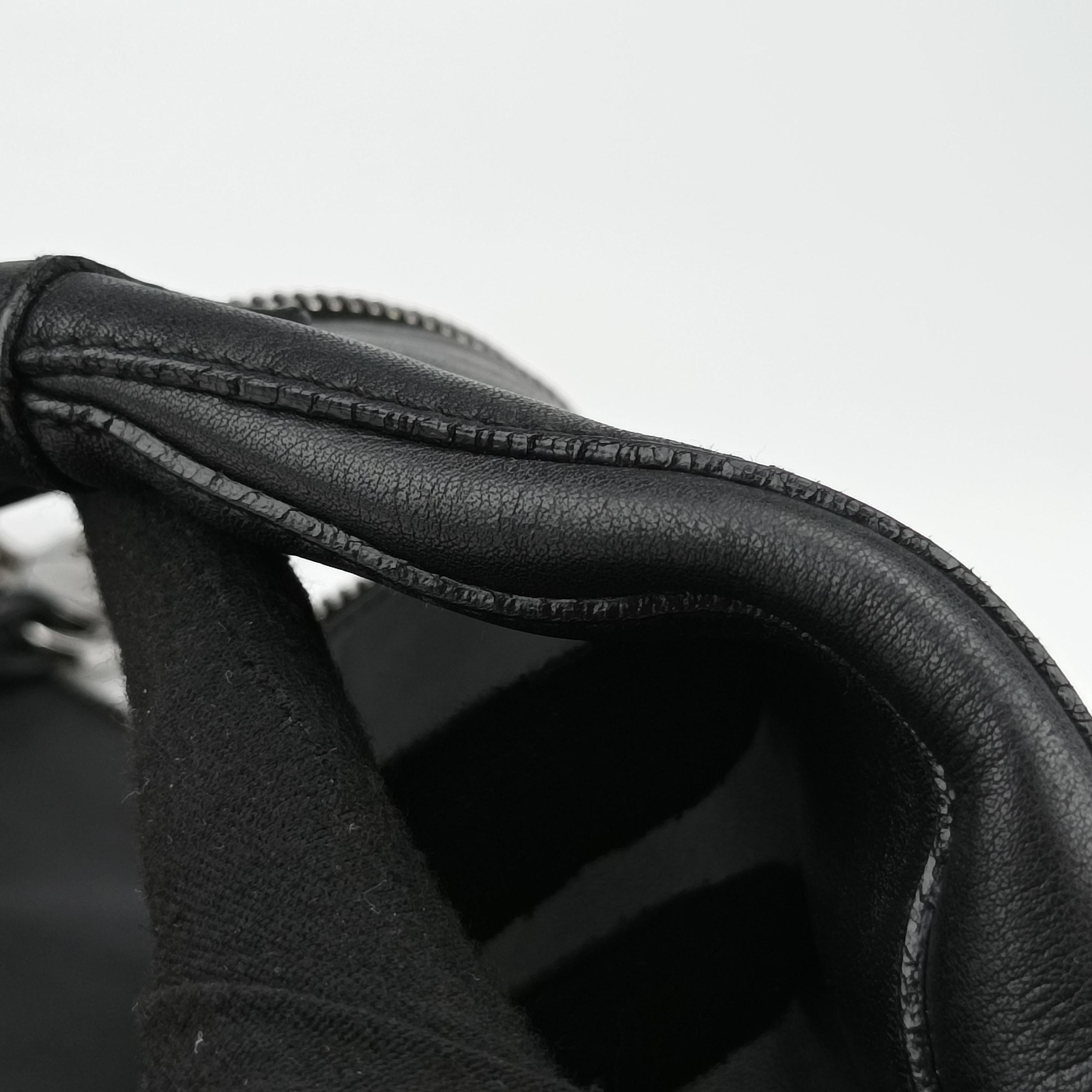 Pre-owned Gucci Hobo Black Leather 95726 handbag | stylenewstar
