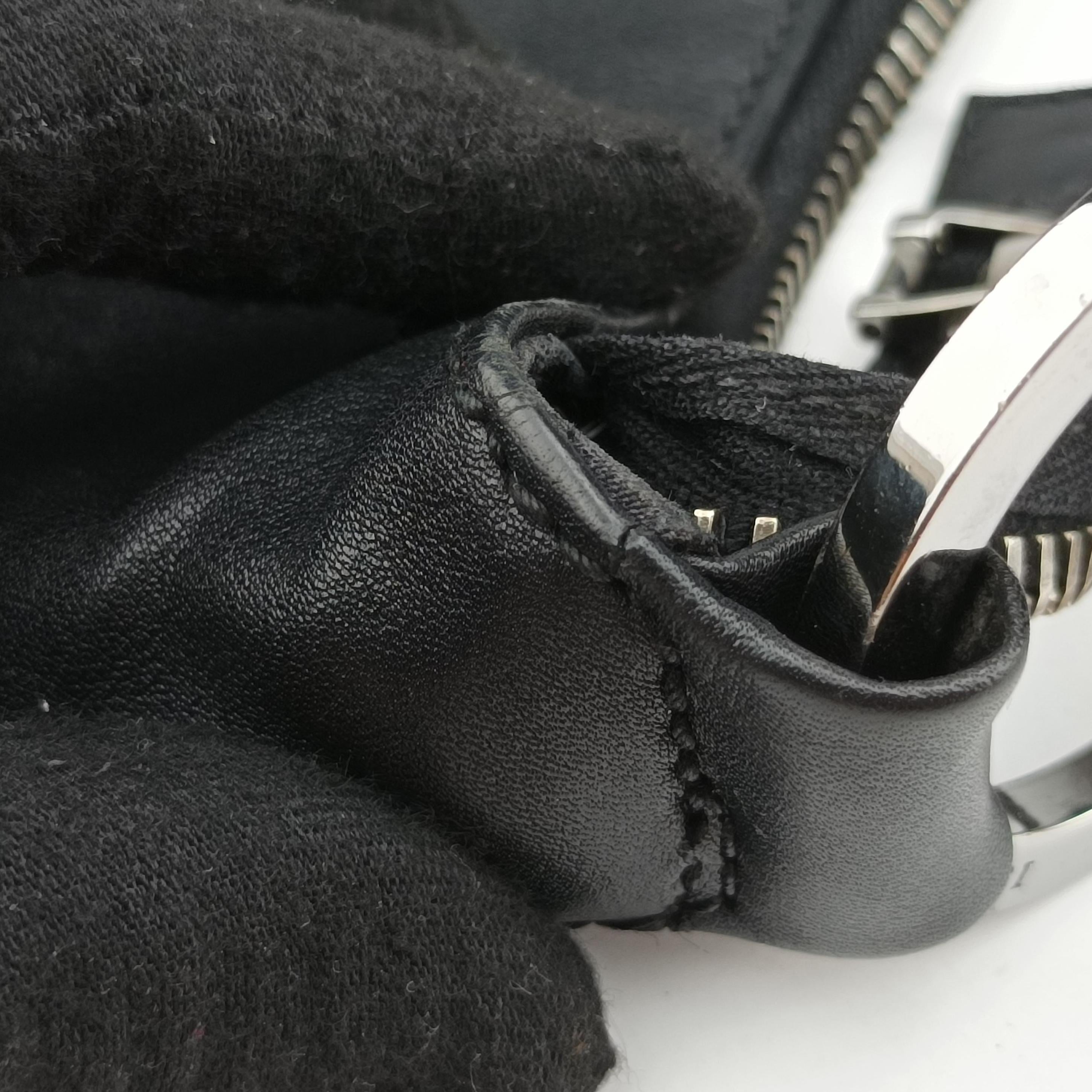 Pre-owned Gucci Hobo Black Leather 95726 handbag | stylenewstar
