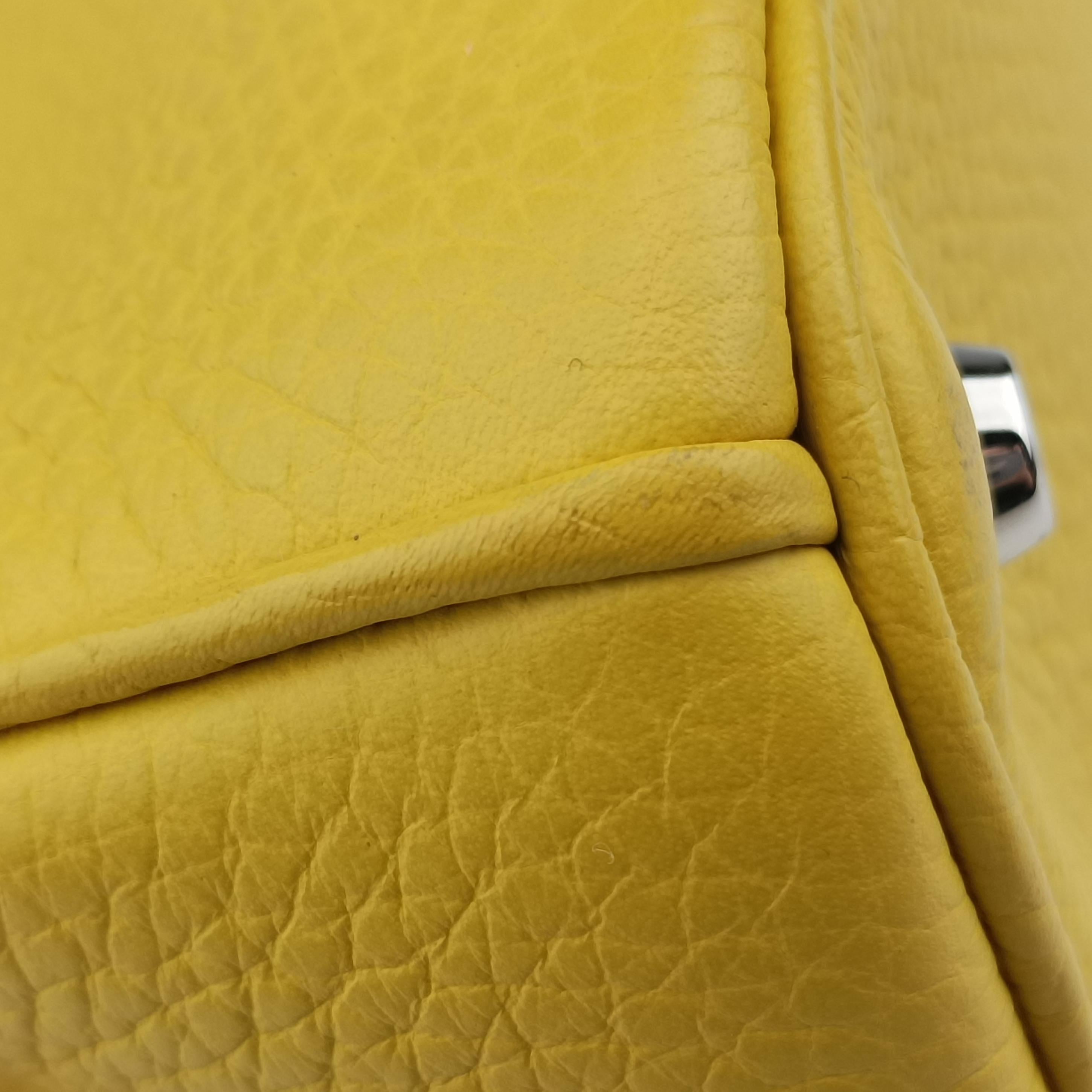 Pre-owned Christian Dior Diorissimo Yellow Leather  shoulderbag | stylenewstar