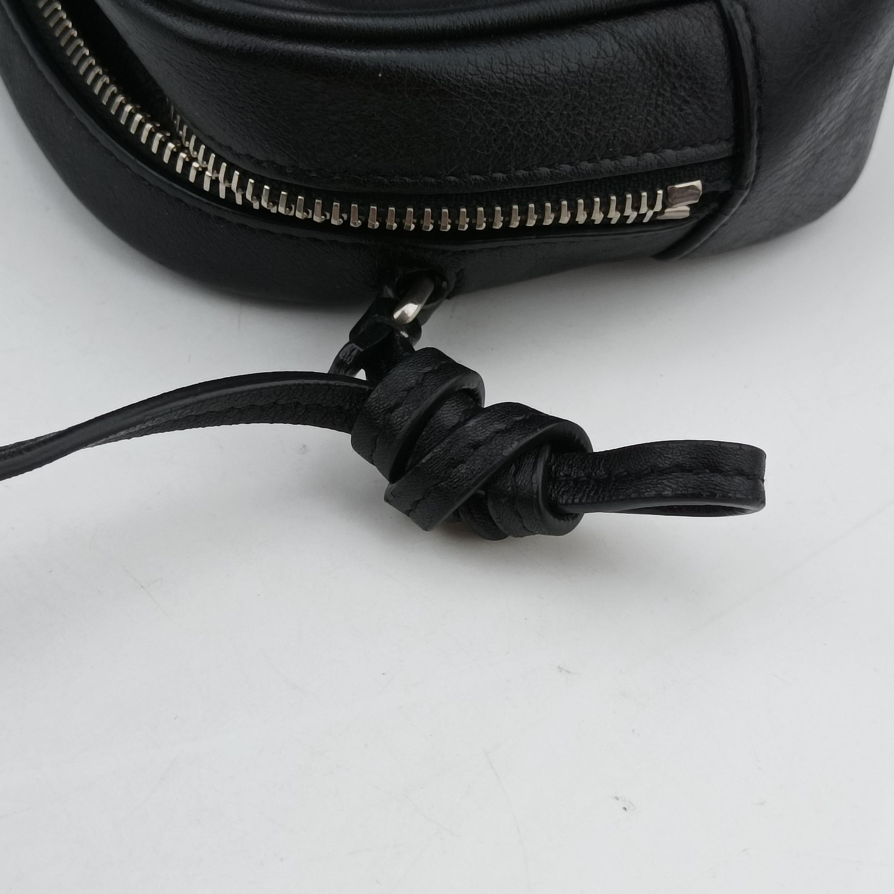 Pre-owned Yves Saint Laurent Monogram Blogger Black Leather 447956 shoulderbag | stylenewstar