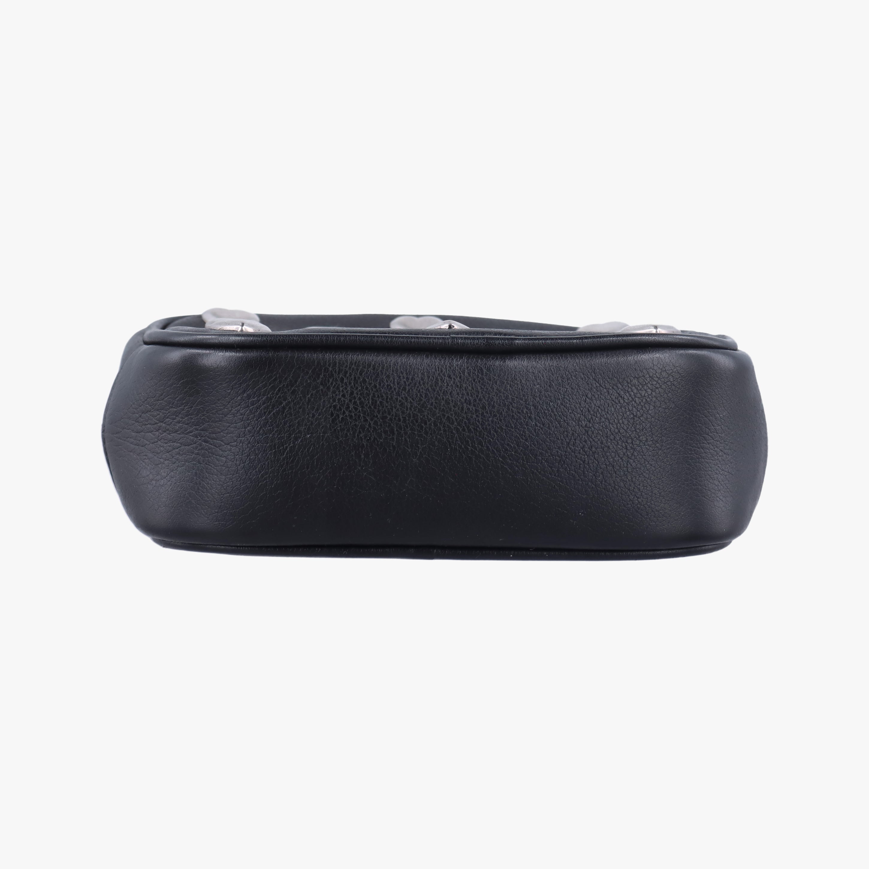 Pre-owned Yves Saint Laurent Monogram Blogger Black Leather 447956 shoulderbag | stylenewstar