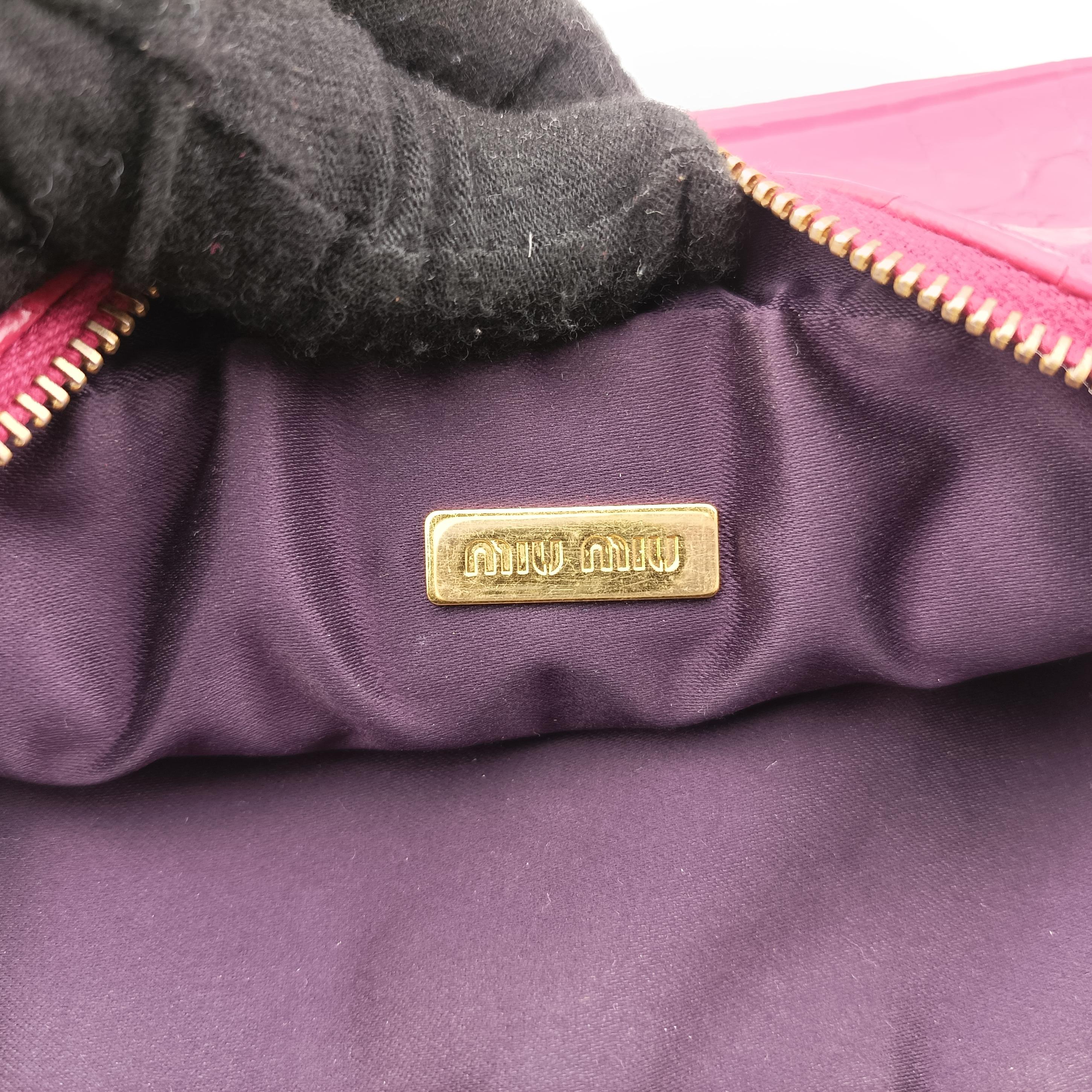 Pre-owned Miu Miu Crocodile embossed Pink leather  shoulderbag | stylenewstar