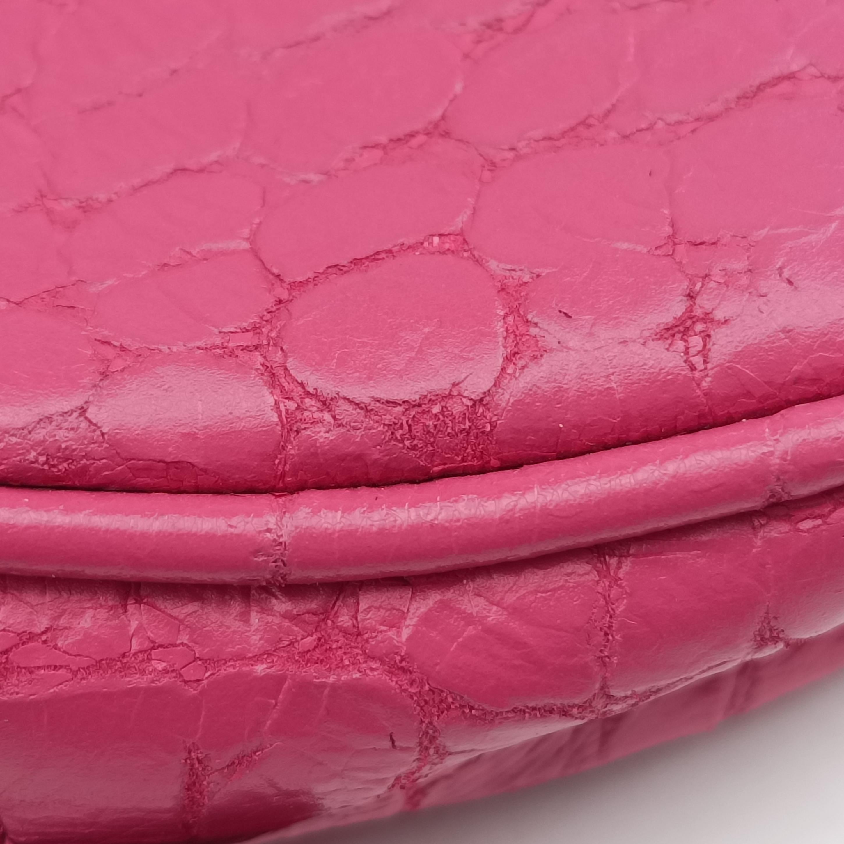 Pre-owned Miu Miu Crocodile embossed Pink leather  shoulderbag | stylenewstar