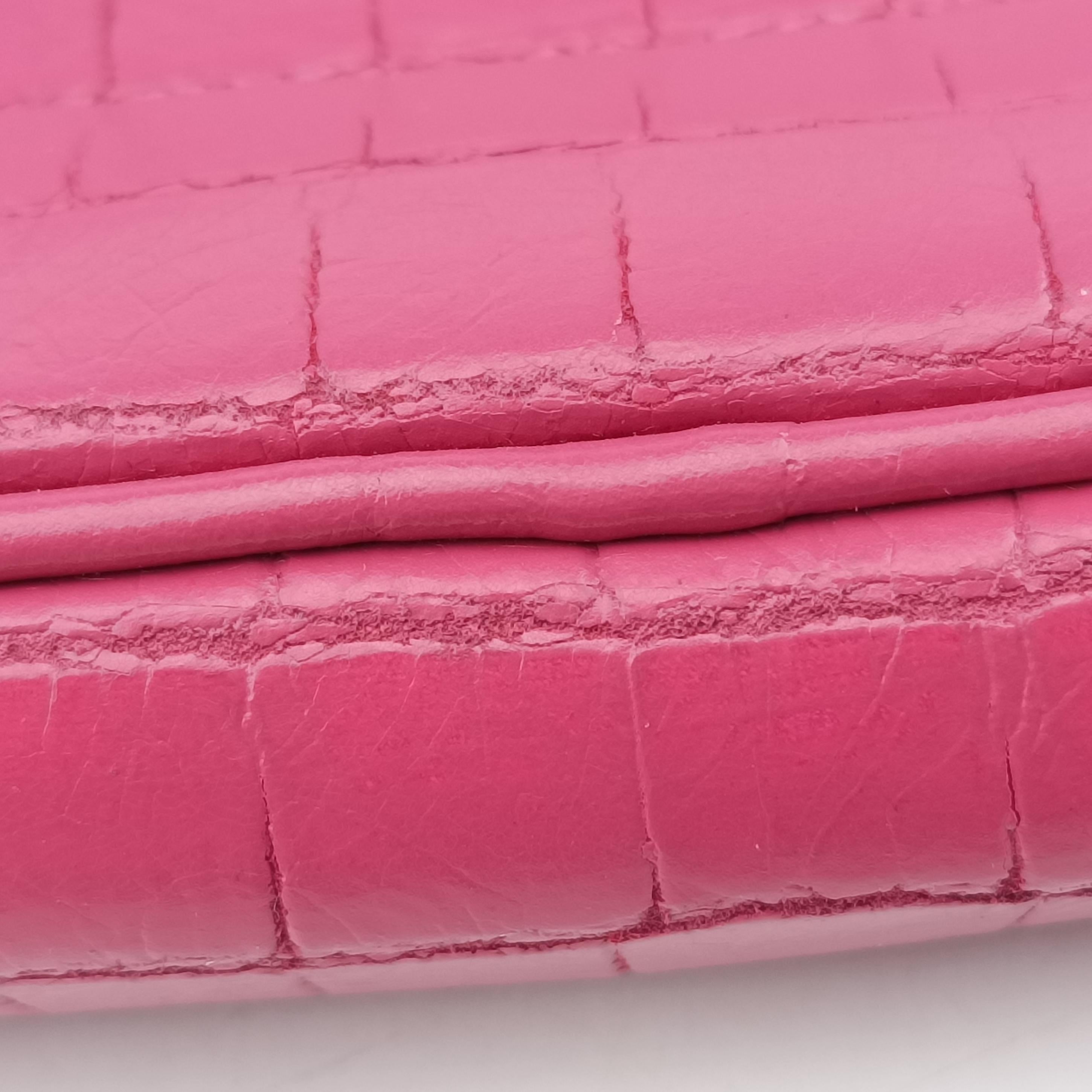 Pre-owned Miu Miu Crocodile embossed Pink leather  shoulderbag | stylenewstar
