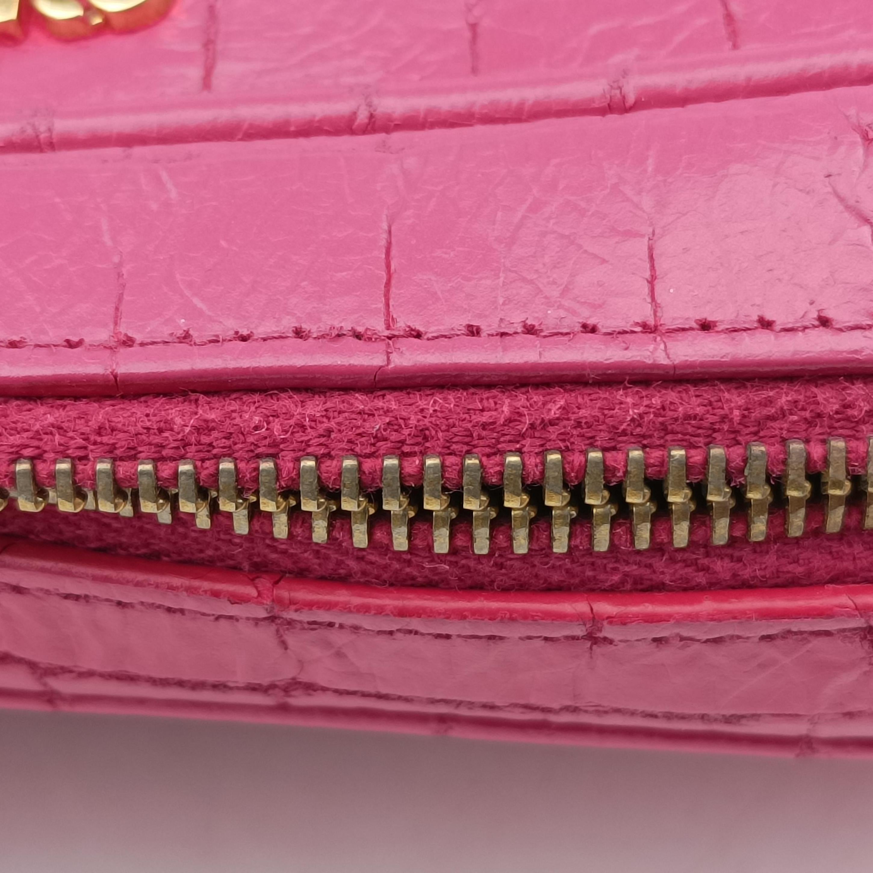 Pre-owned Miu Miu Crocodile embossed Pink leather  shoulderbag | stylenewstar