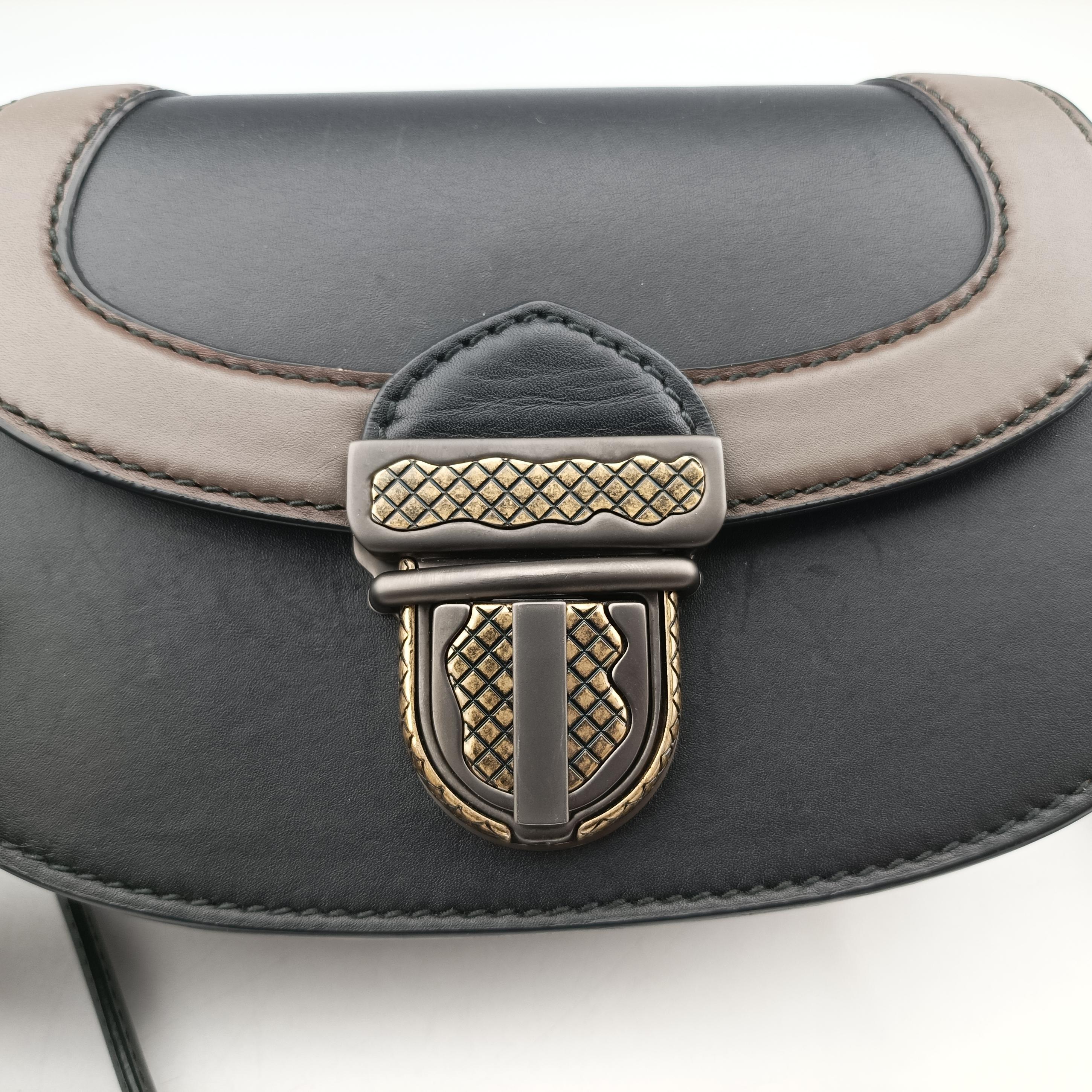 Pre-owned Bottega Veneta Umbria Black × Brown Leather  shoulderbag | stylenewstar