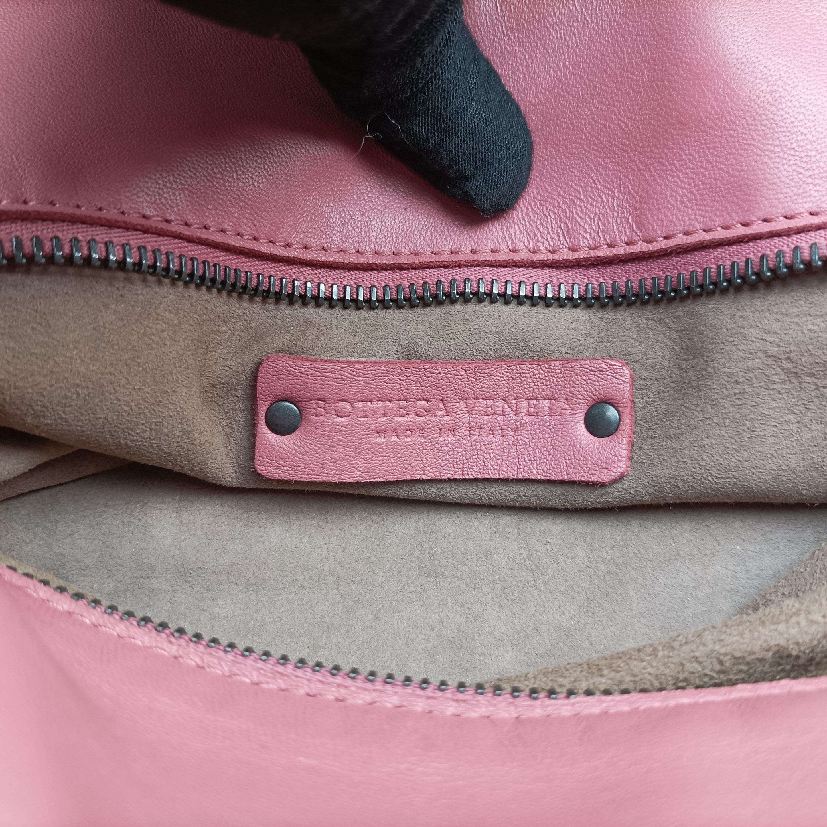 Pre-owned Bottega Veneta Intrecciato pink lambskin  shoulderbag | stylenewstar