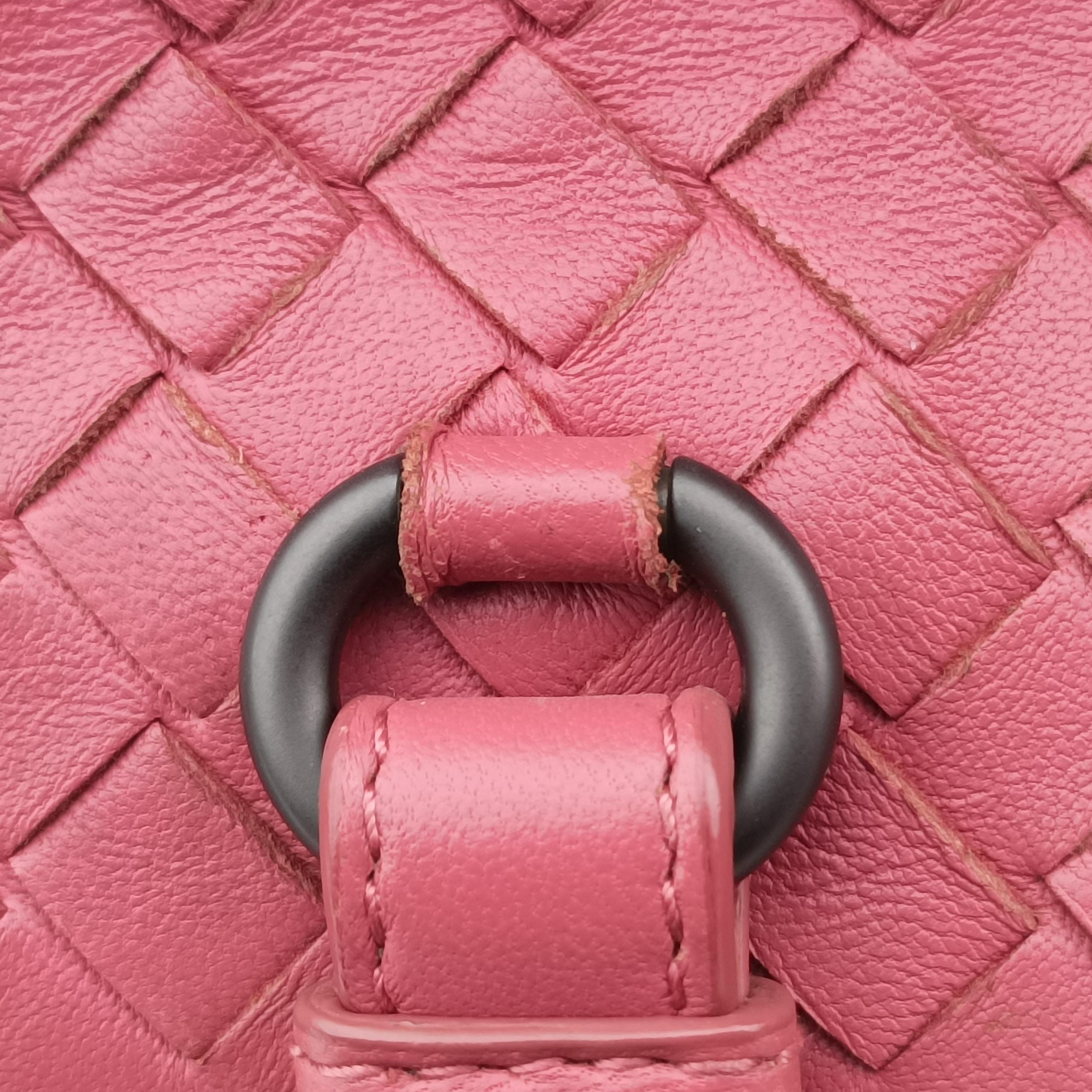 Pre-owned Bottega Veneta Intrecciato pink lambskin  shoulderbag | stylenewstar