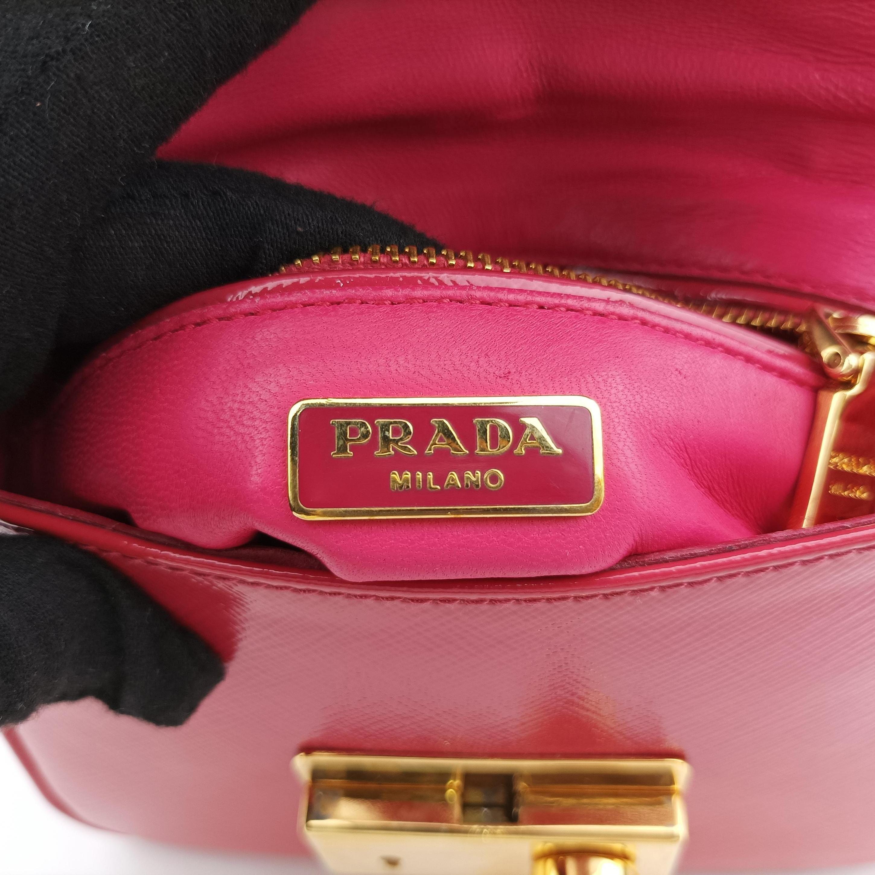 Secondhand Prada lock　Fuoco　Sound Top Handle Red SAFFIANO Leather BT0963 shoulderbag | stylenewstar
