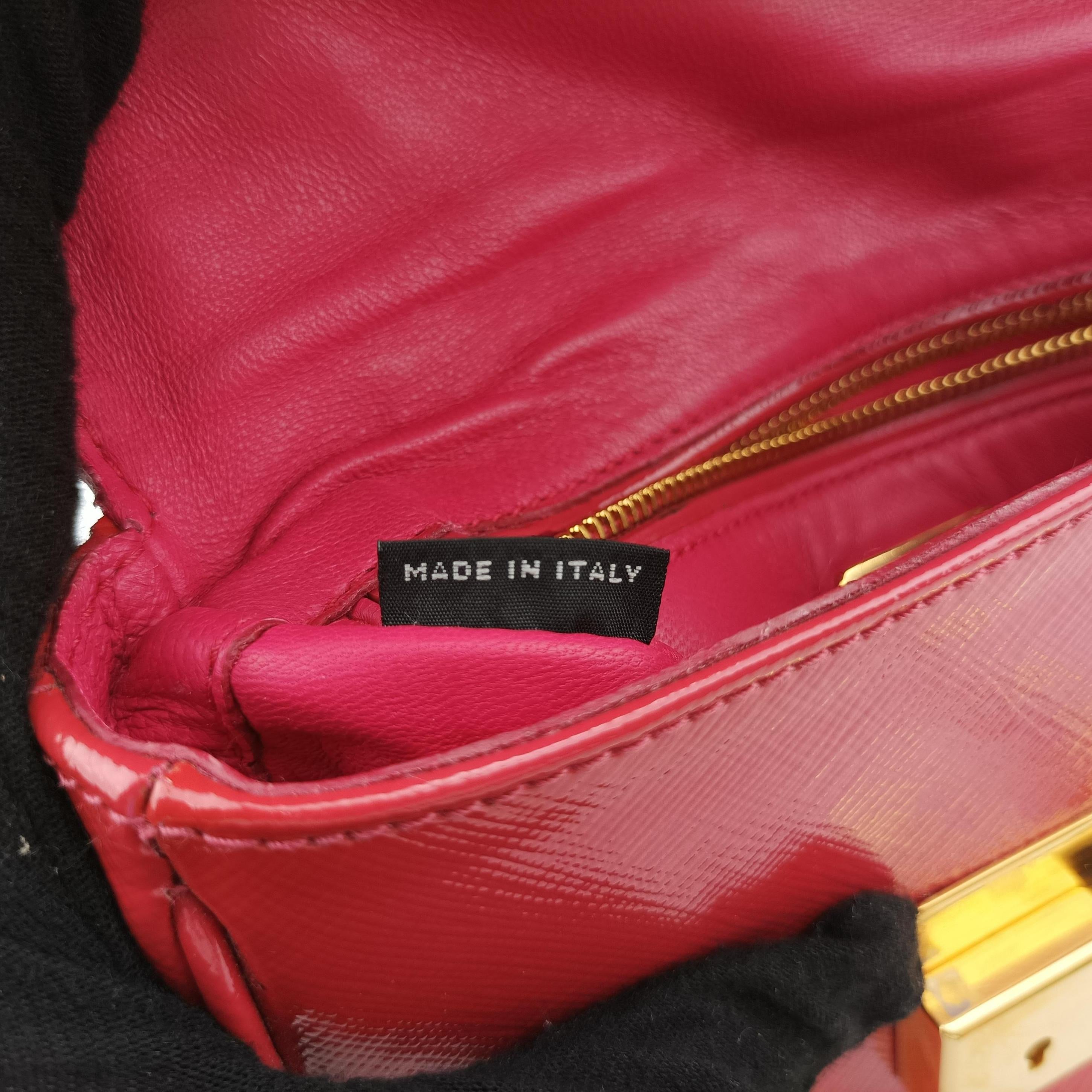 Secondhand Prada lock　Fuoco　Sound Top Handle Red SAFFIANO Leather BT0963 shoulderbag | stylenewstar