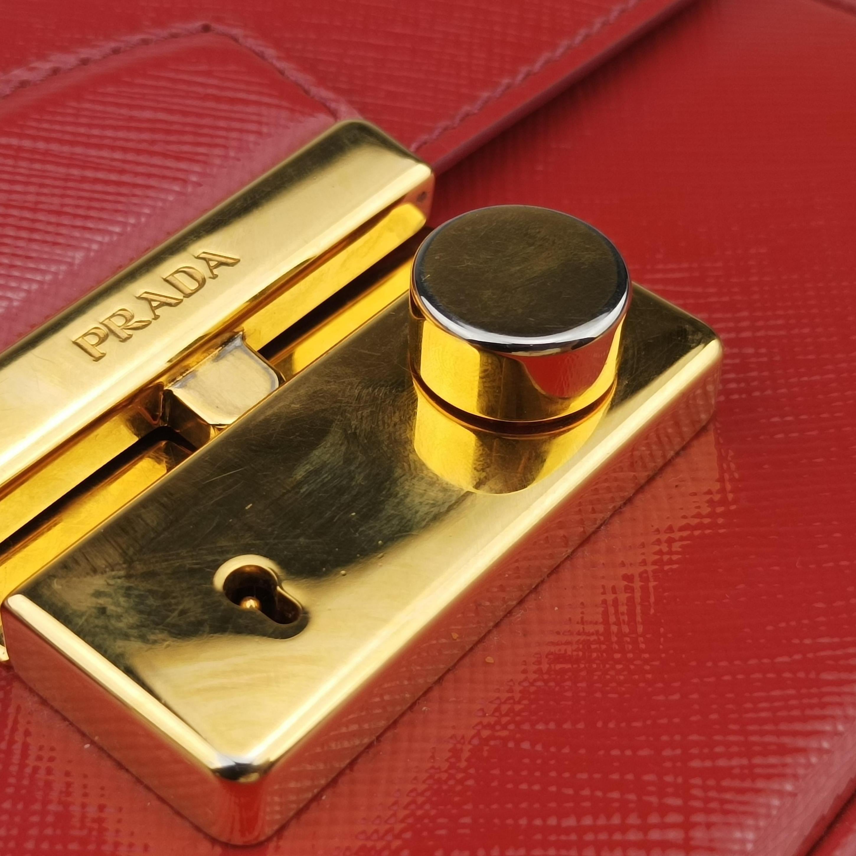 Secondhand Prada lock　Fuoco　Sound Top Handle Red SAFFIANO Leather BT0963 shoulderbag | stylenewstar