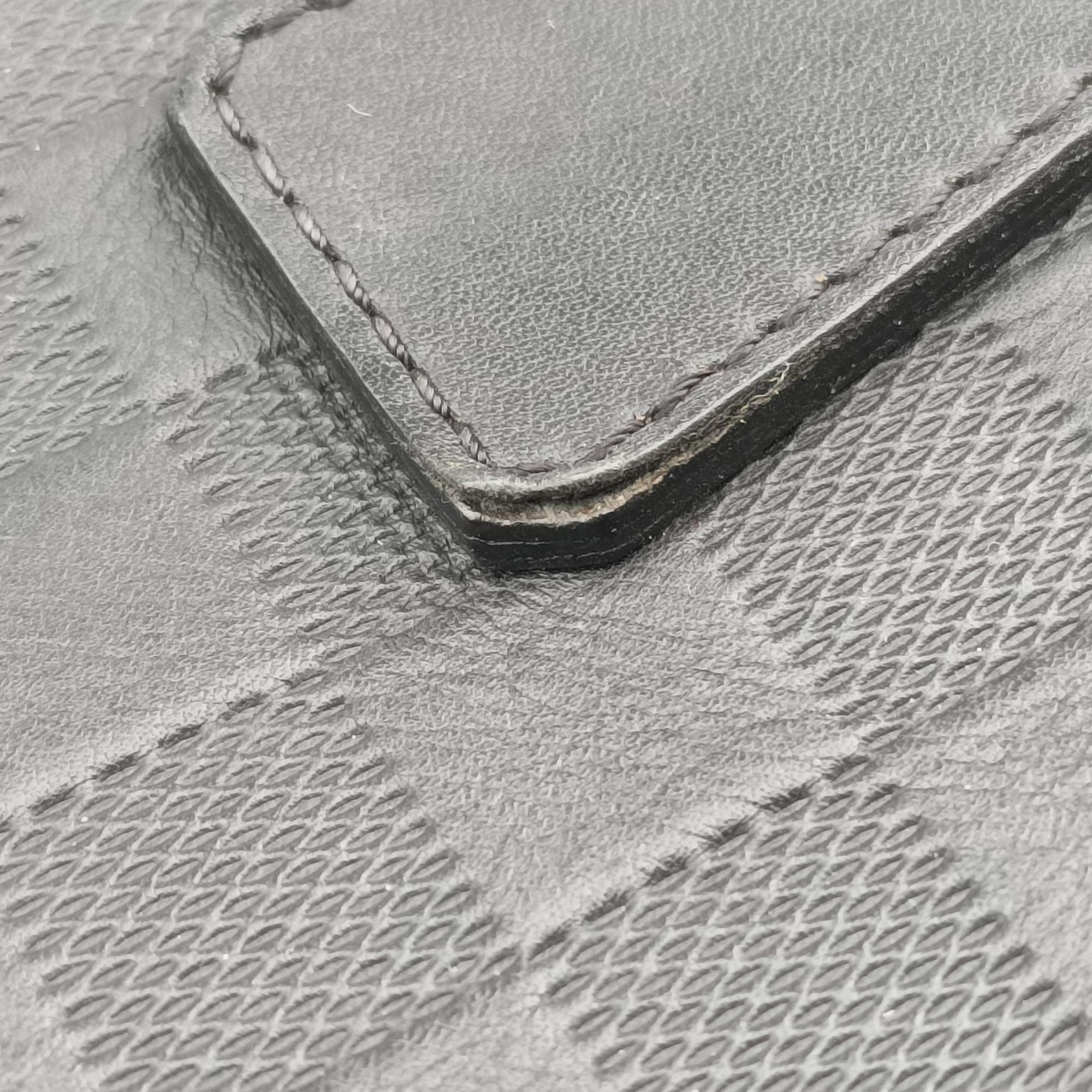 Secondhand Louis Vuitton Porte Documents Jour Noir Damier Graphite N48224 handbag | stylenewstar