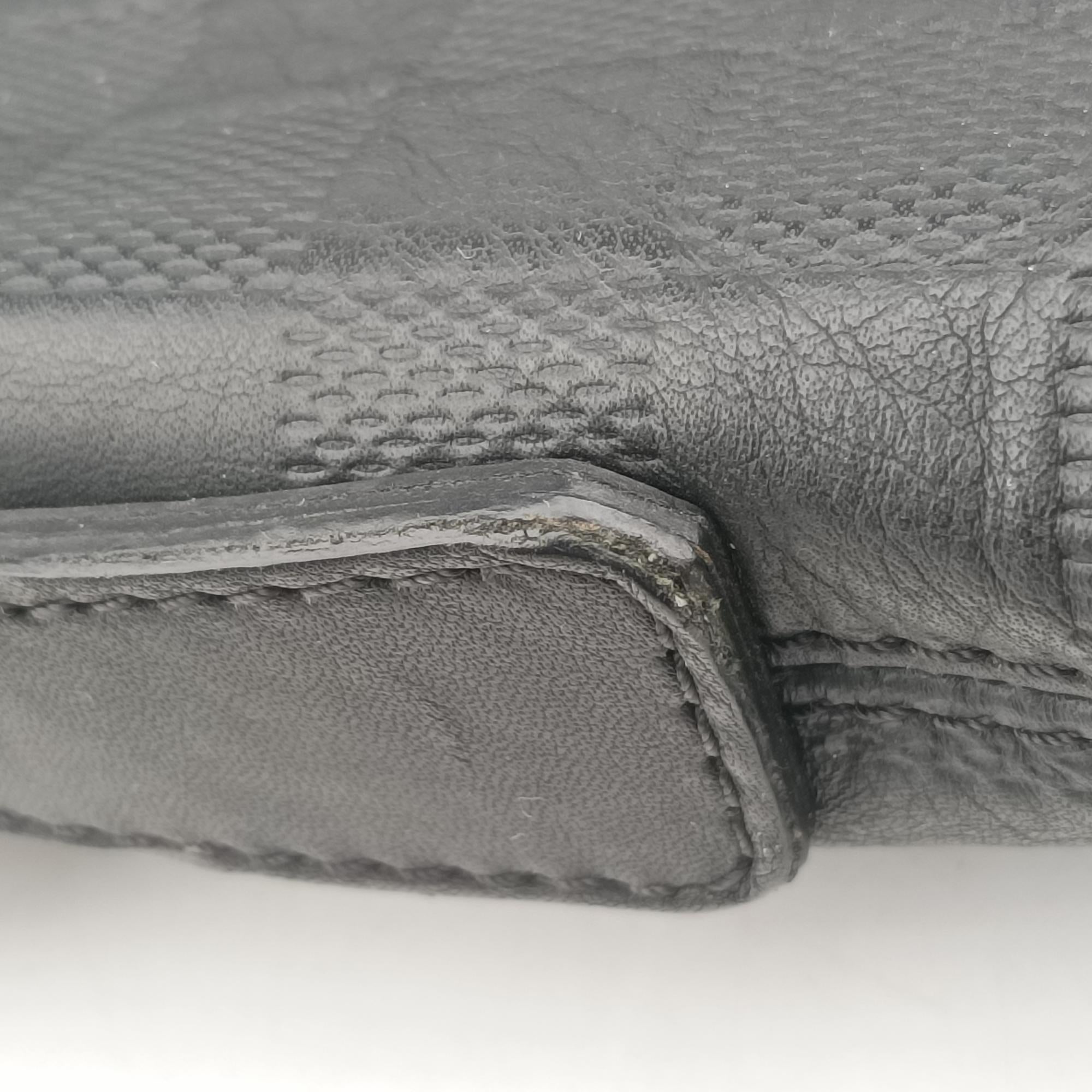 Secondhand Louis Vuitton Porte Documents Jour Noir Damier Graphite N48224 handbag | stylenewstar