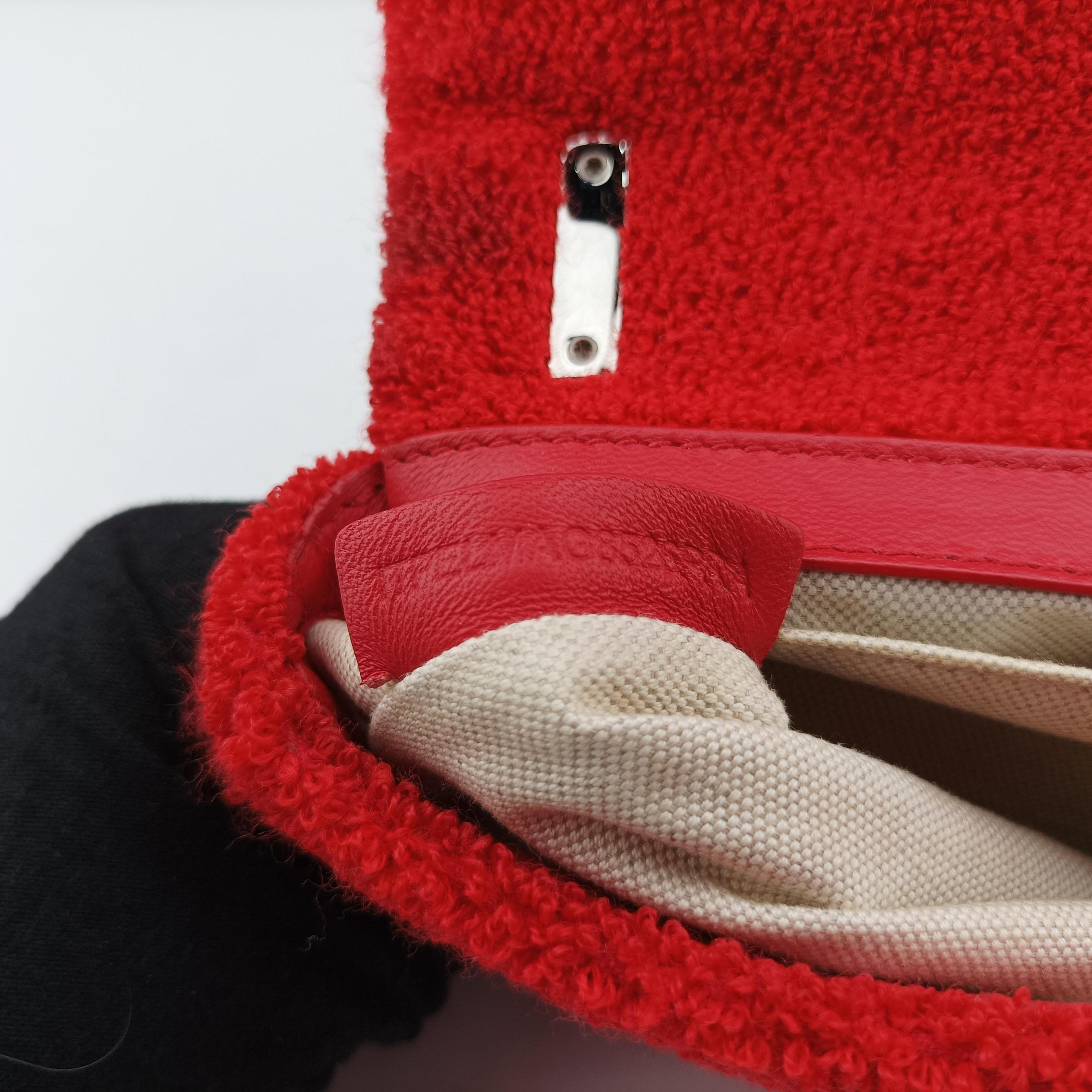 Pre-owned Burberry Lola Red×White  Pile Towel  shoulderbag | stylenewstar