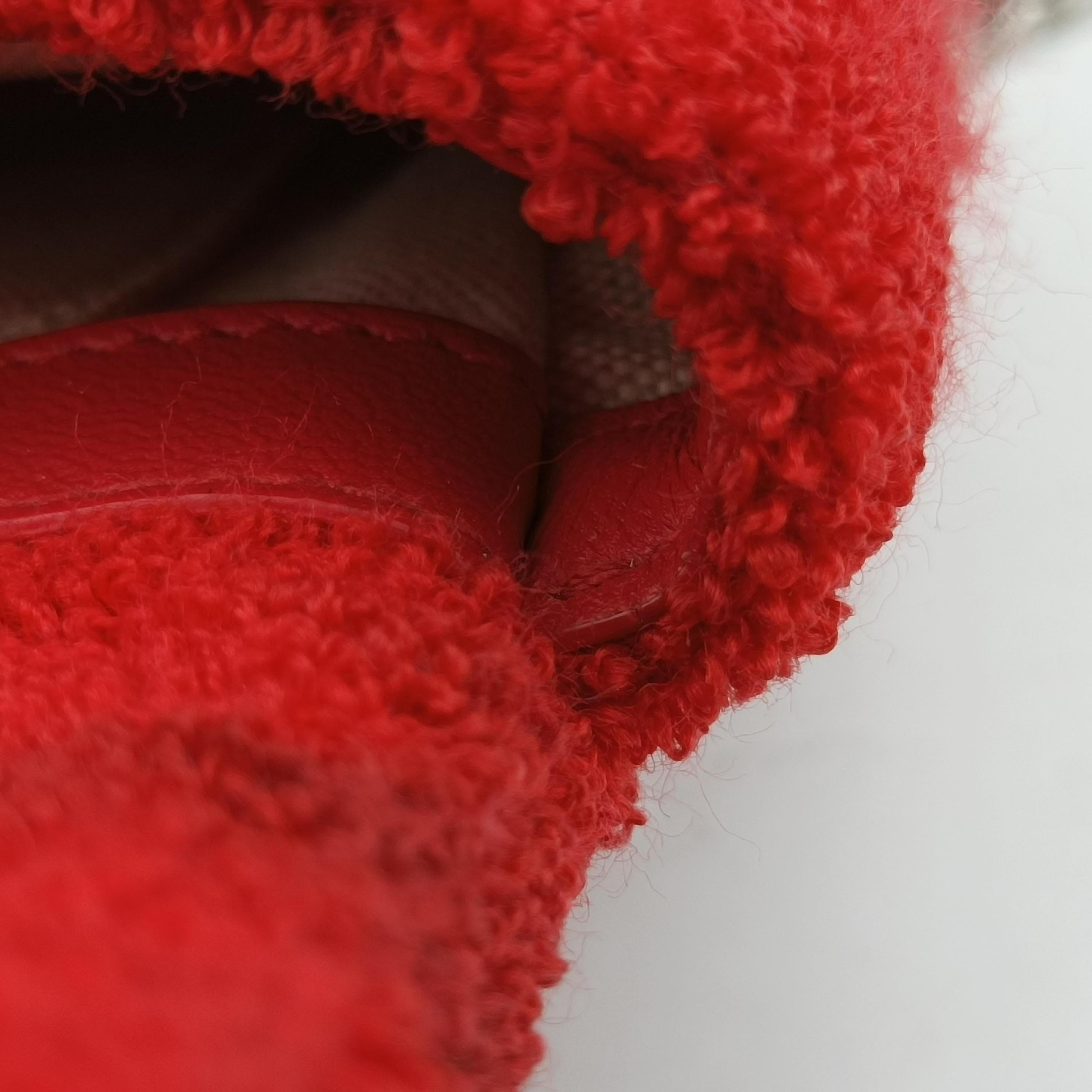 Pre-owned Burberry Lola Red×White  Pile Towel  shoulderbag | stylenewstar