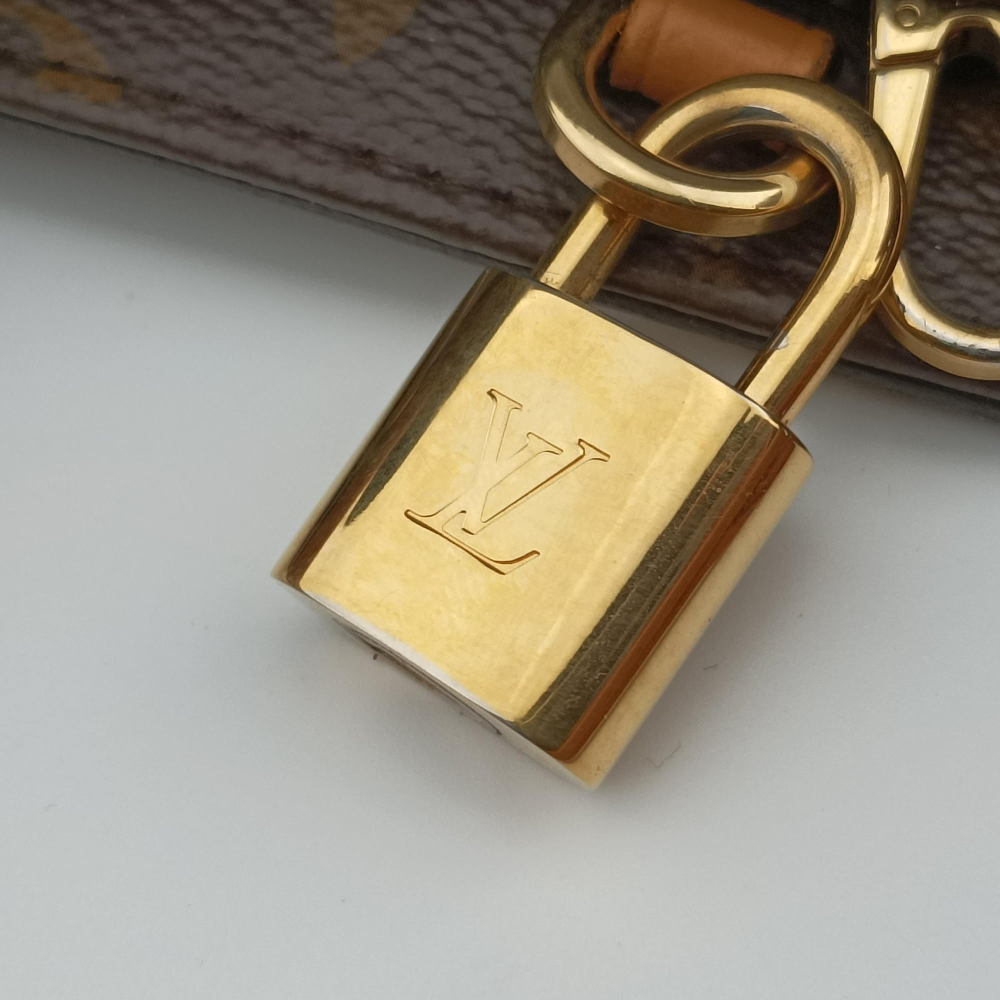 Pre-owned Louis Vuitton MONTAIGNE MM Brown Monogram Canvas M41056 shoulderbag | stylenewstar
