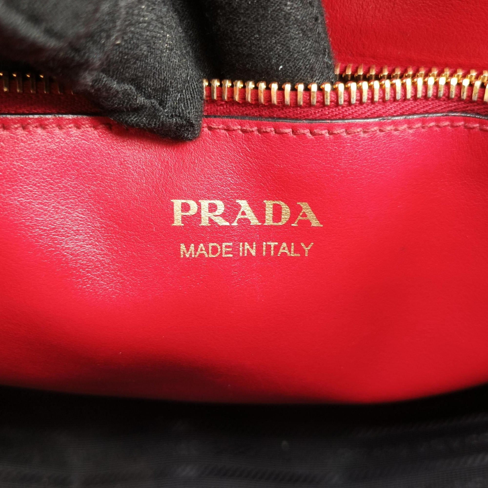 Vintage Prada Paradigm Red saffiano leather  shoulderbag | stylenewstar