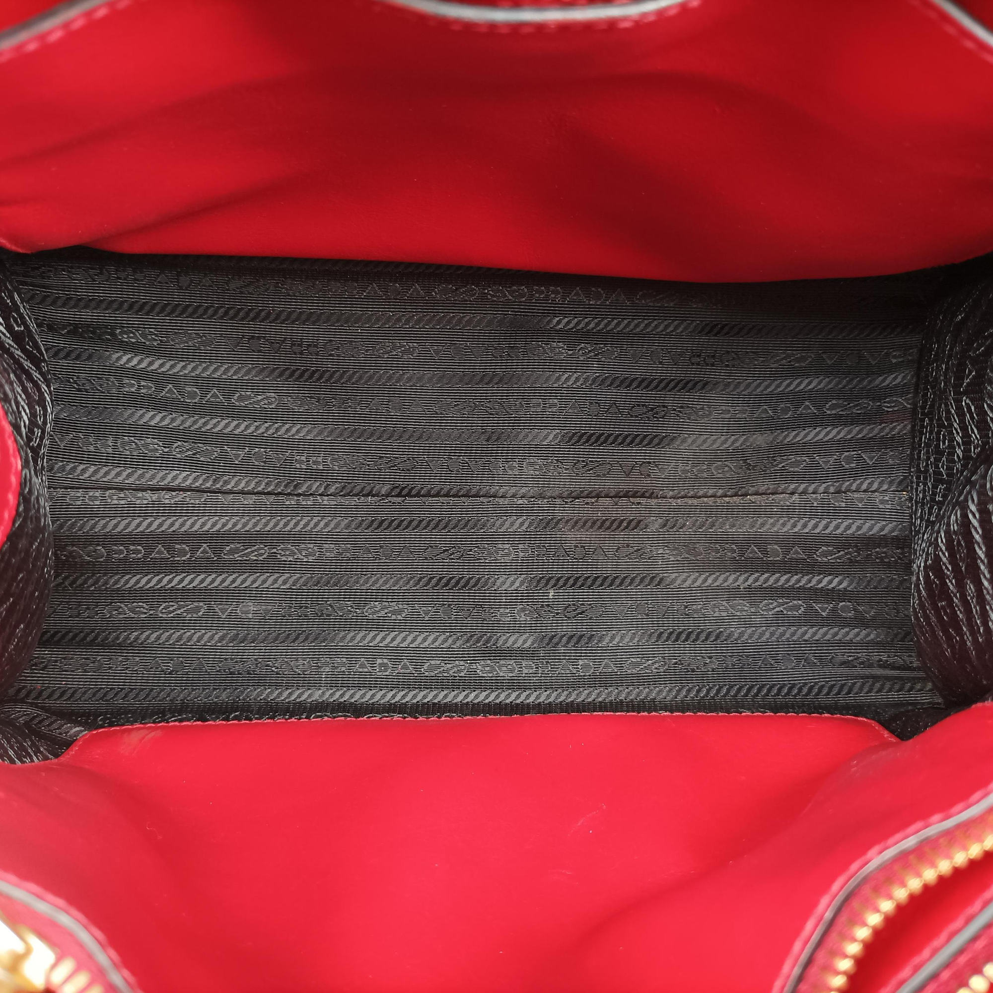 Vintage Prada Paradigm Red saffiano leather  shoulderbag | stylenewstar