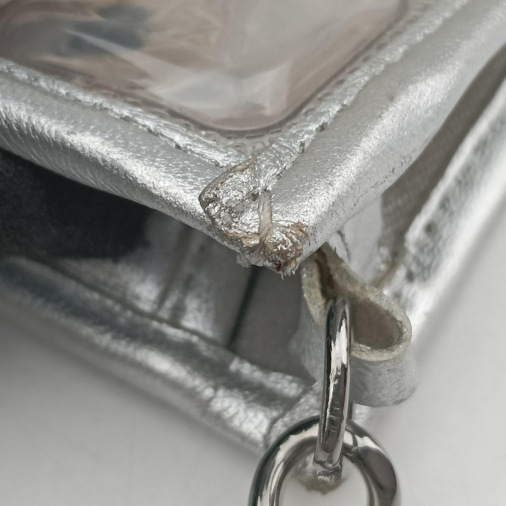 Pre-owned Chanel Ice Cube Silver Vinyl x Leather A37109 shoulderbag | stylenewstar