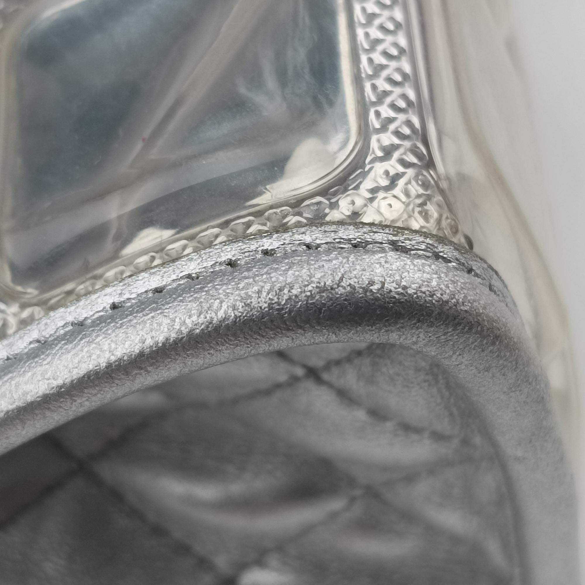 Pre-owned Chanel Ice Cube Silver Vinyl x Leather A37109 shoulderbag | stylenewstar