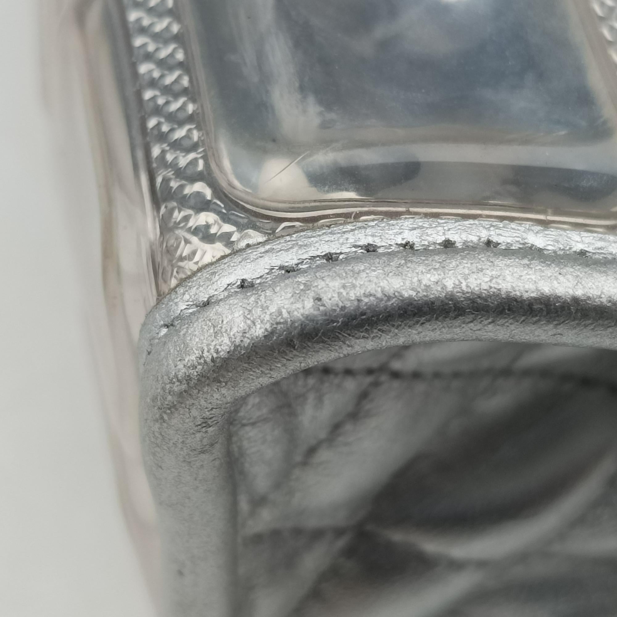 Pre-owned Chanel Ice Cube Silver Vinyl x Leather A37109 shoulderbag | stylenewstar