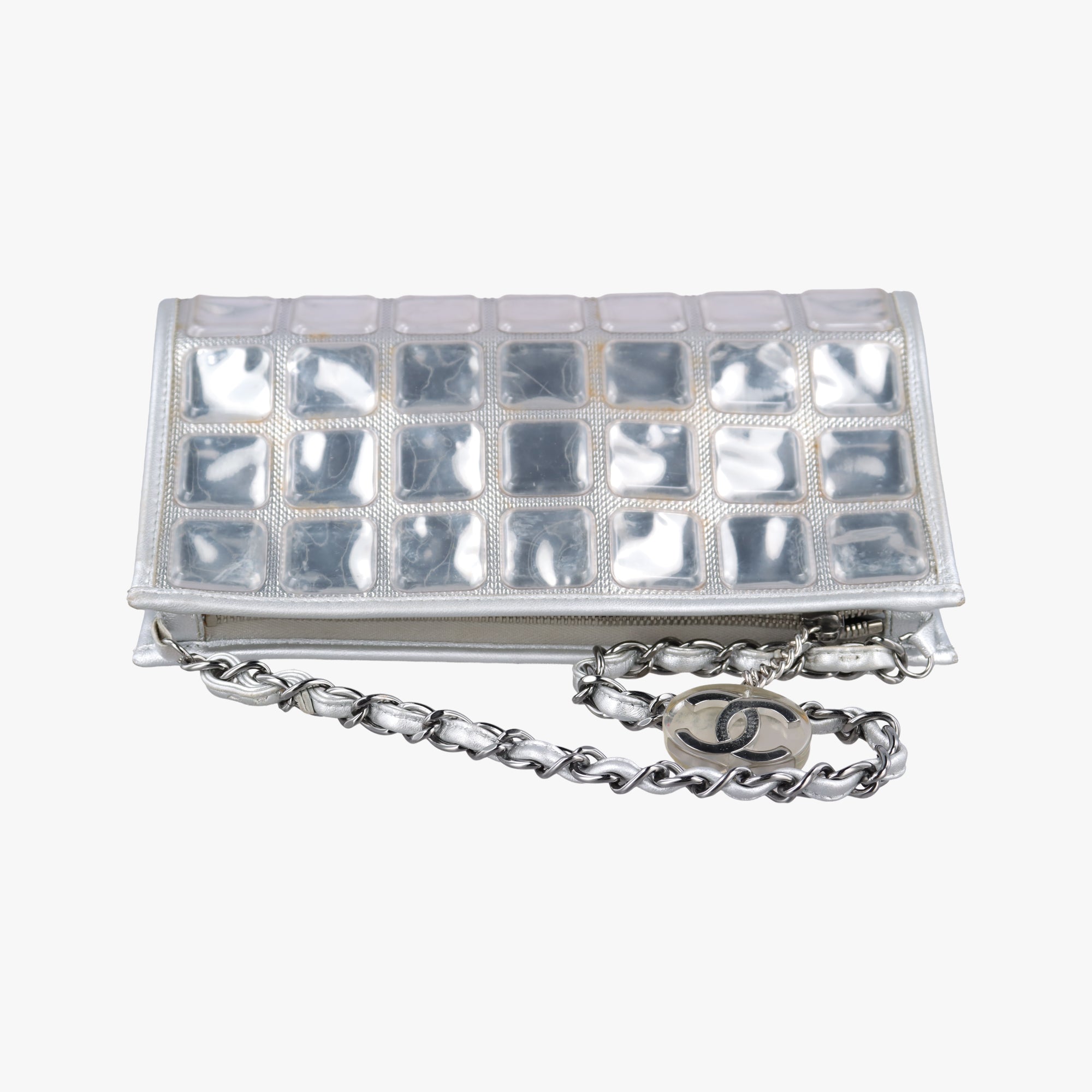 Pre-owned Chanel Ice Cube Silver Vinyl x Leather A37109 shoulderbag | stylenewstar